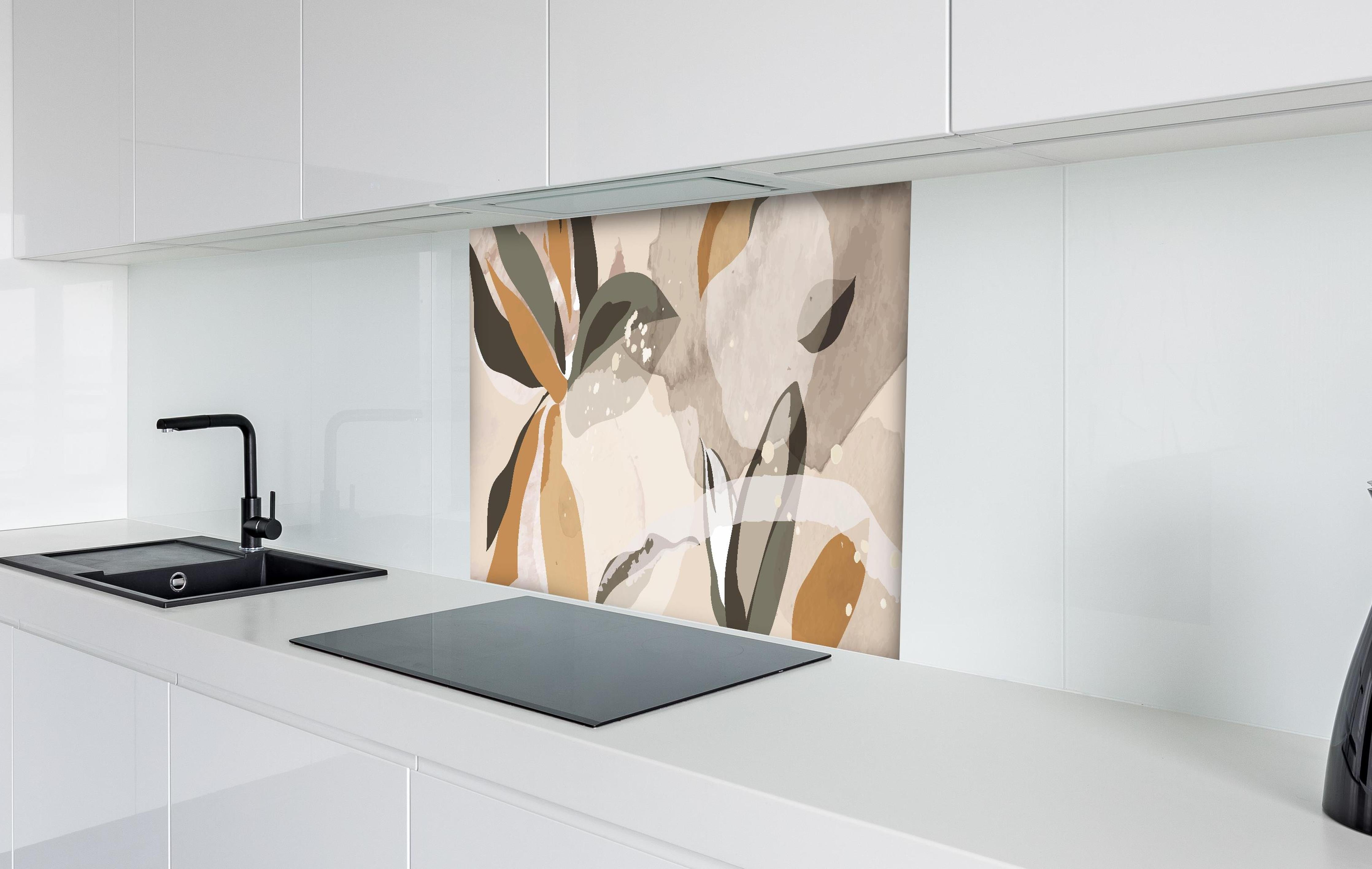 Spritzschutz - Moderne Abstrakte Illustration in Beige hinter einem Cerankochfeld zwischen Holz-Kochutensilien
