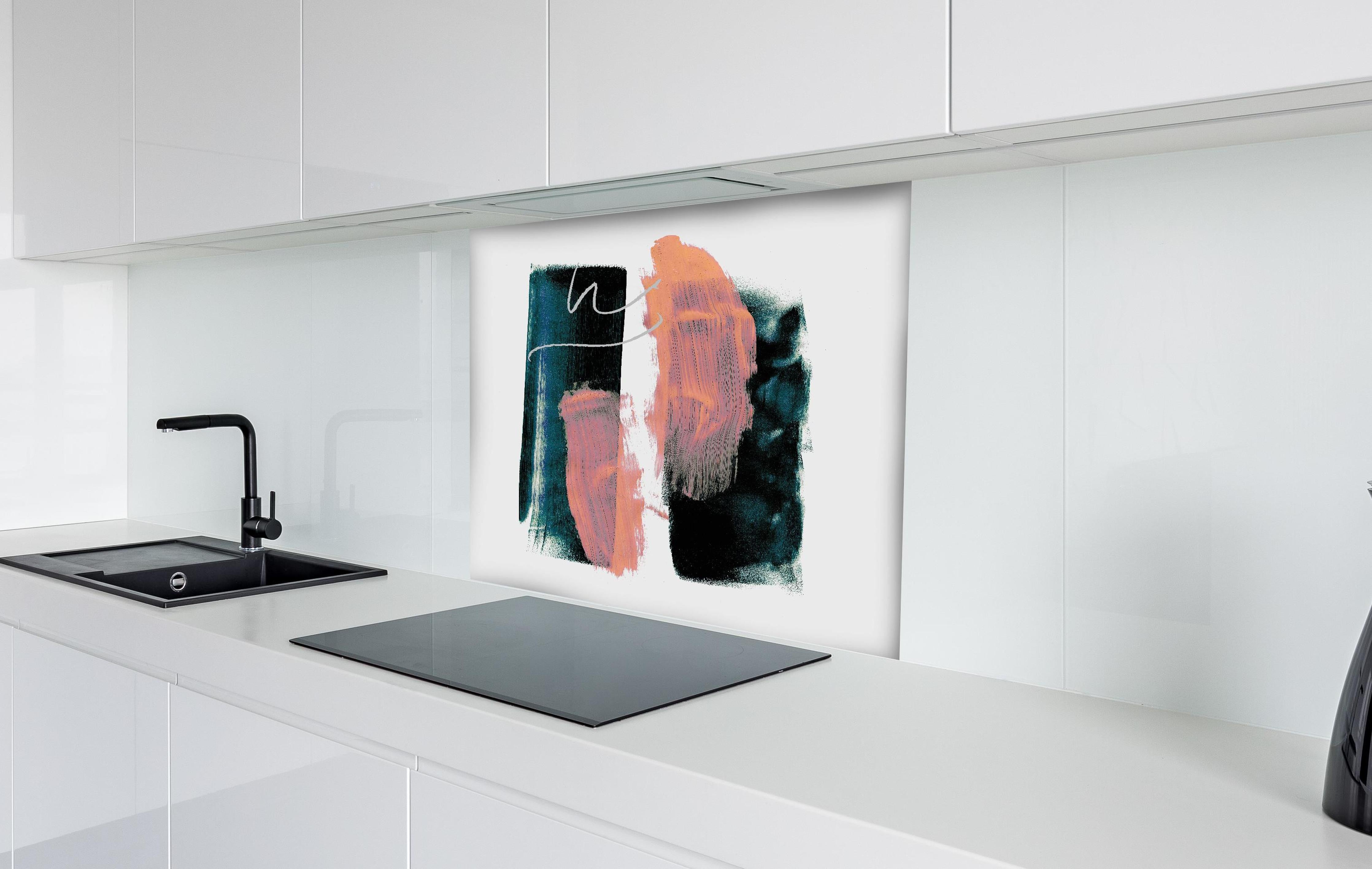 Spritzschutz - Moderne Abstrakte Kunst in Pastell hinter einem Cerankochfeld zwischen Holz-Kochutensilien
