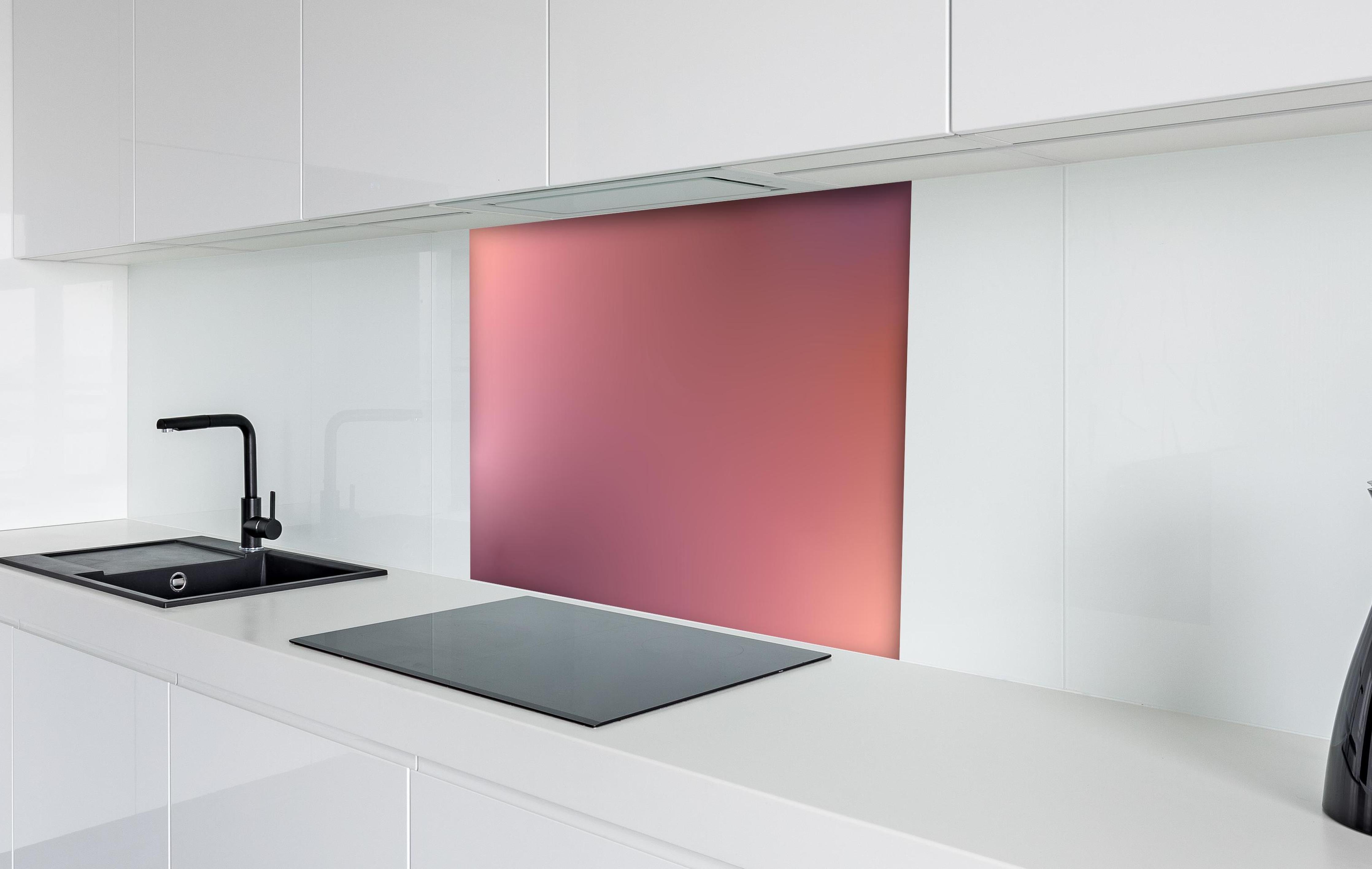 Spritzschutz - Moderne Farbe mit sanfter Textur hinter einem Cerankochfeld zwischen Holz-Kochutensilien
