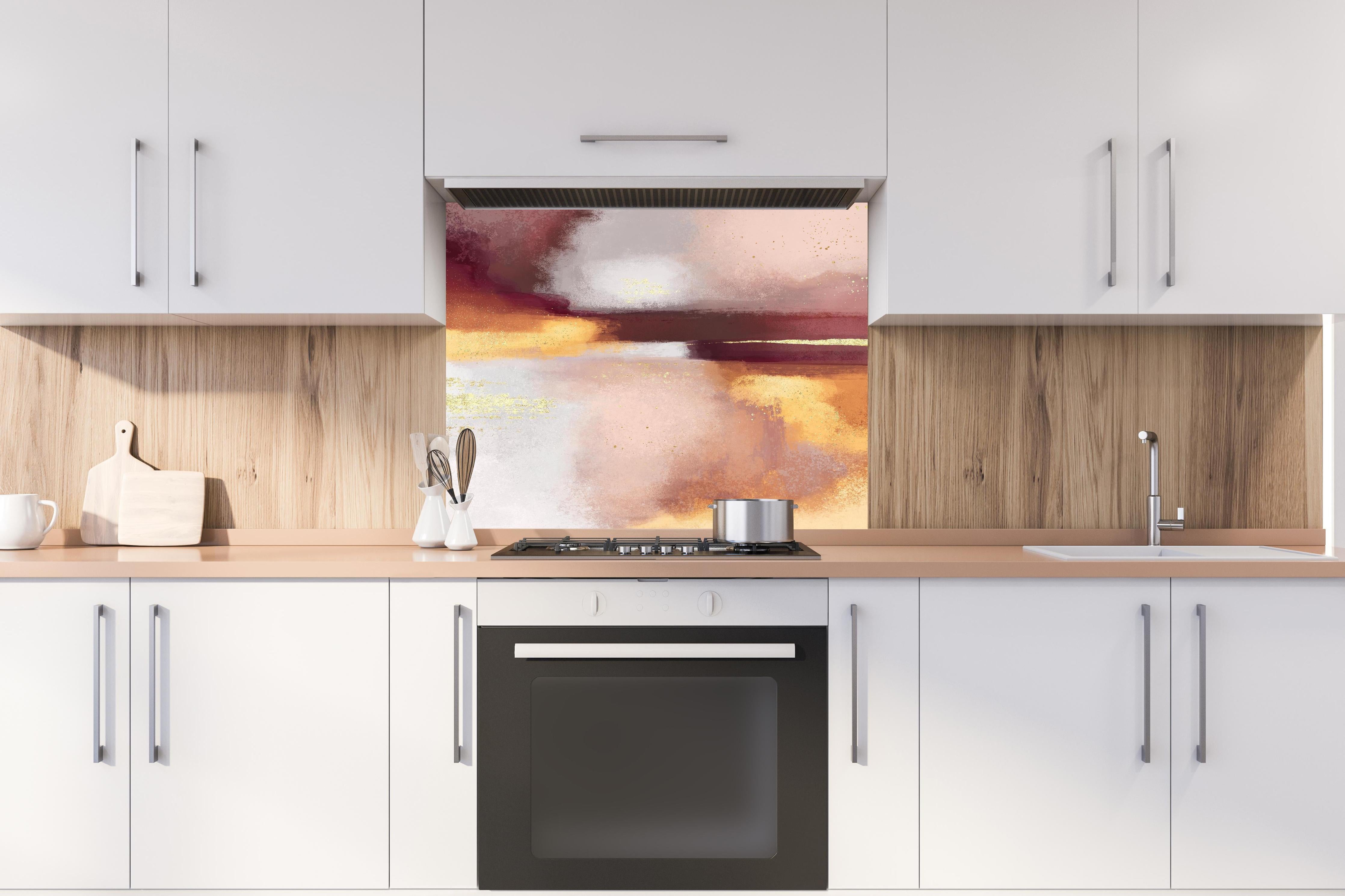 Spritzschutz - Moderne Farben - Gemälde hinter einem Cerankochfeld zwischen Holz-Kochutensilien
