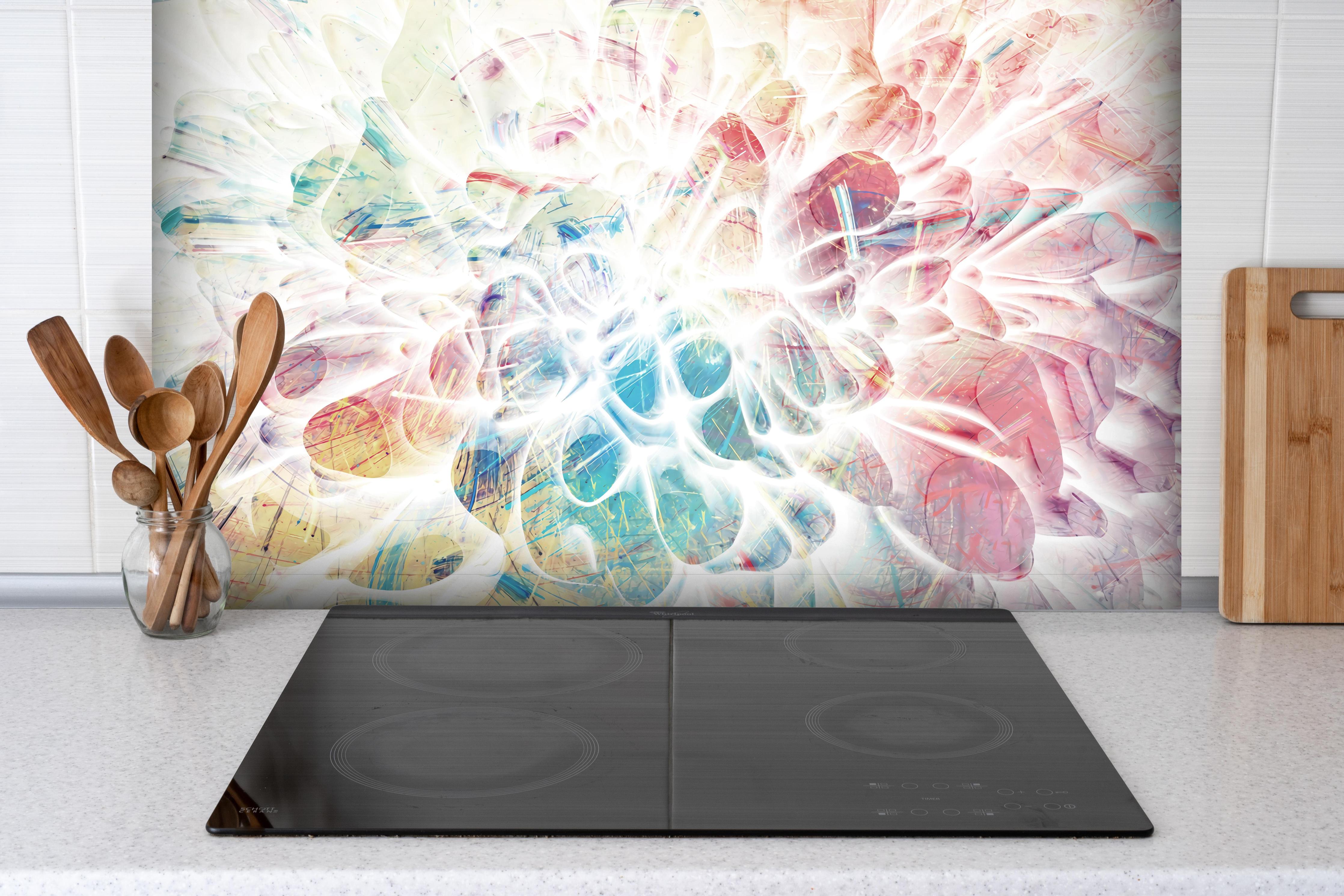 Spritzschutz - Moderne Kunst - Baumzweige hinter einem Cerankochfeld zwischen Holz-Kochutensilien
