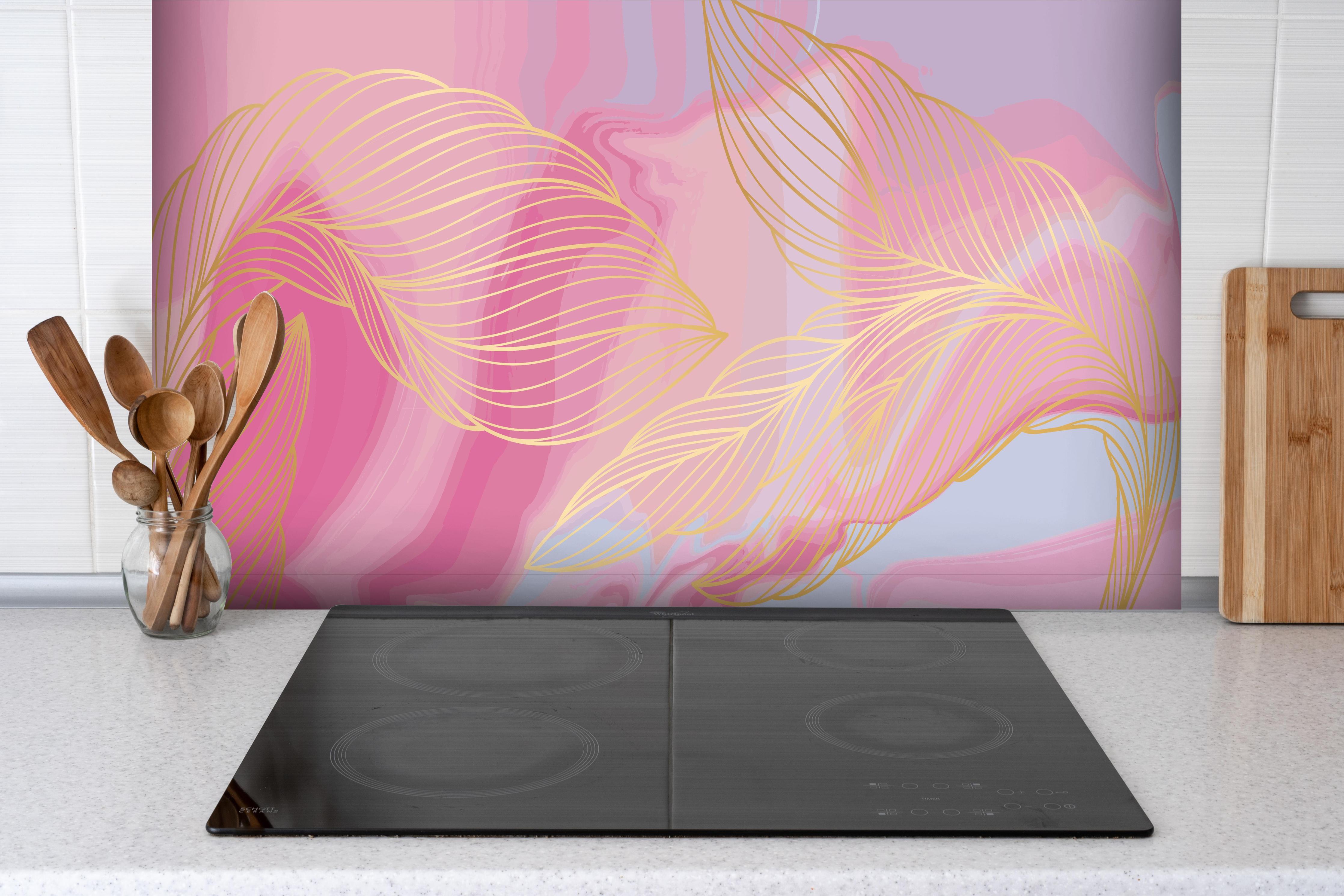 Spritzschutz - Moderne Rosa und Gelbe Wellenlinien Kunst hinter einem Cerankochfeld zwischen Holz-Kochutensilien
