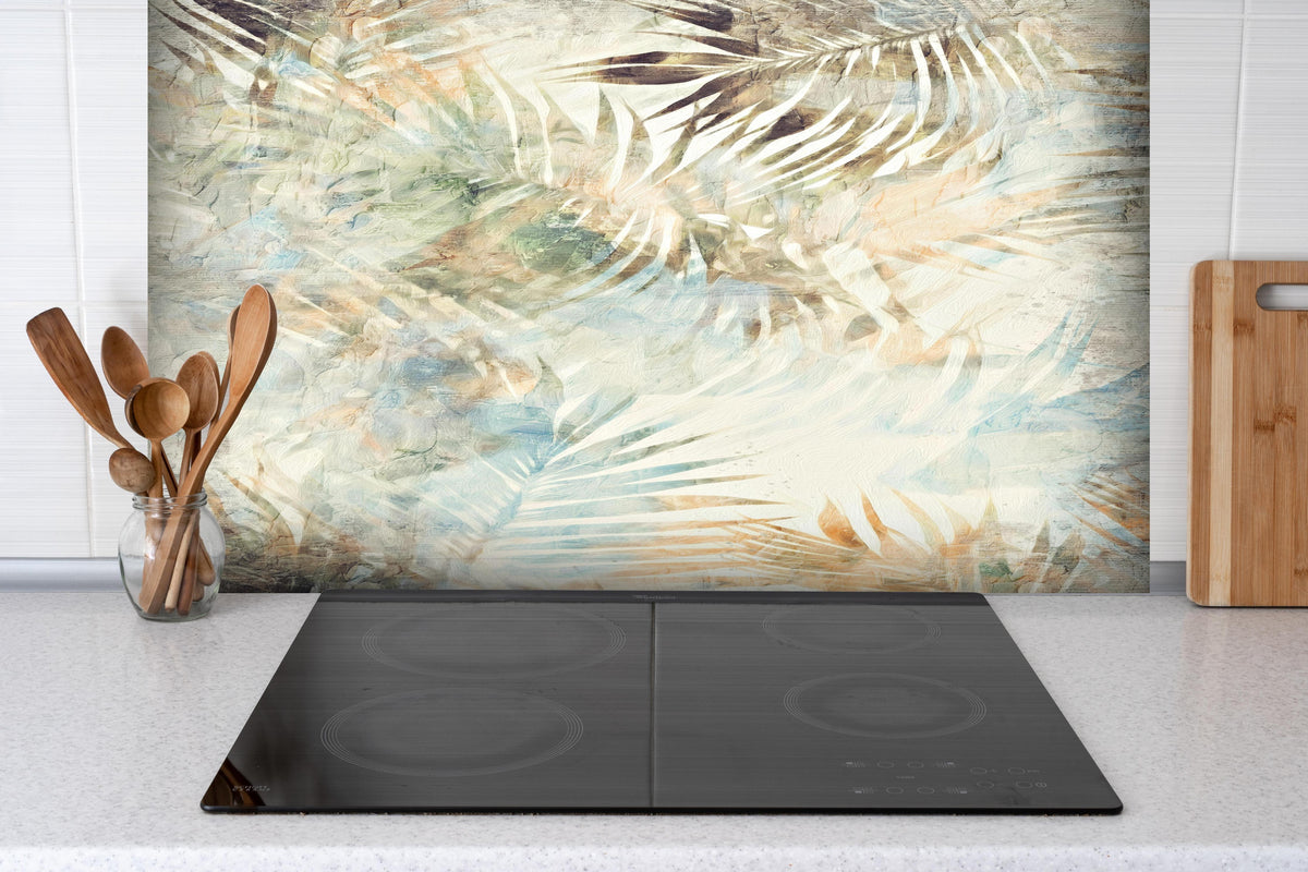 Spritzschutz - Modernes Dschungel Gemälde 2 hinter einem Cerankochfeld zwischen Holz-Kochutensilien
