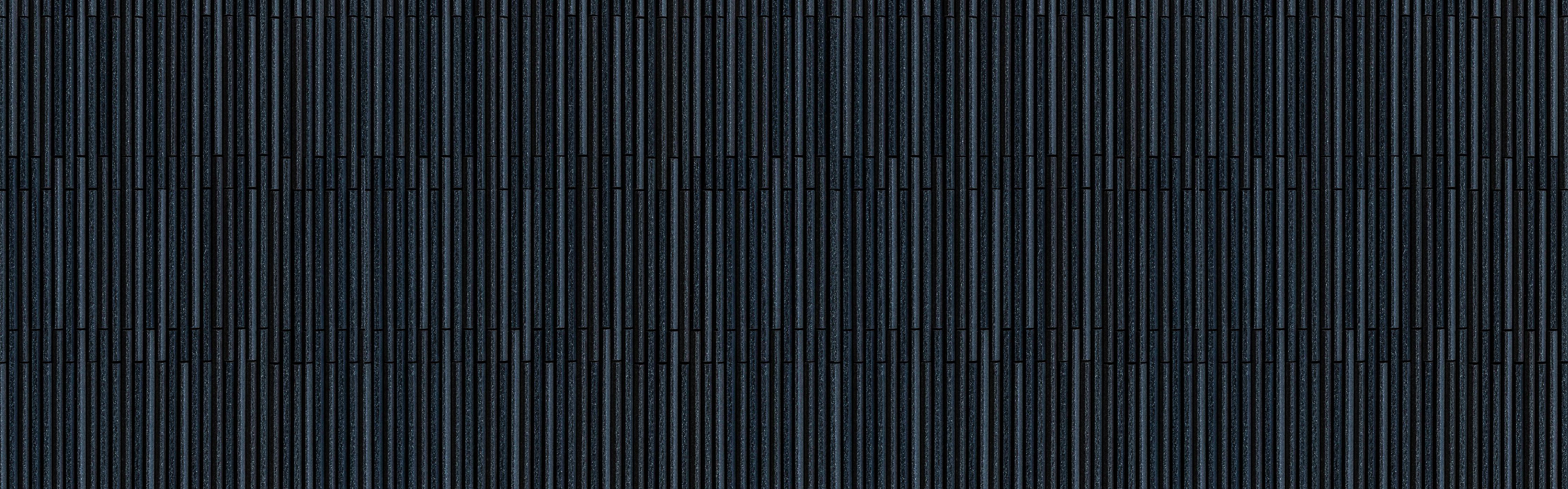 Spritzschutz-Panorama von dunklem Granitblock