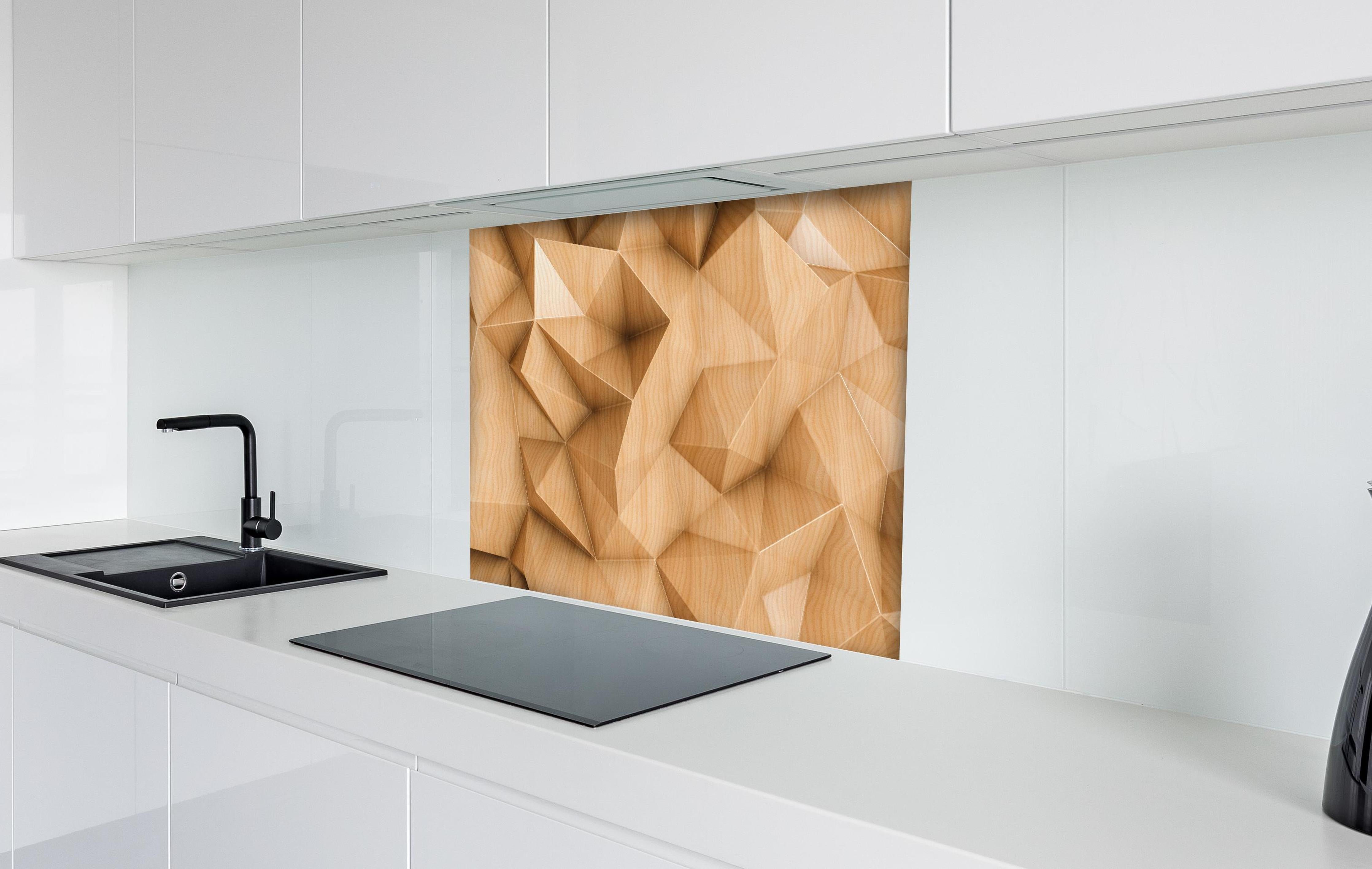 Spritzschutz - Polygonaler abstrakter Hintergrund hinter einem Cerankochfeld zwischen Holz-Kochutensilien
