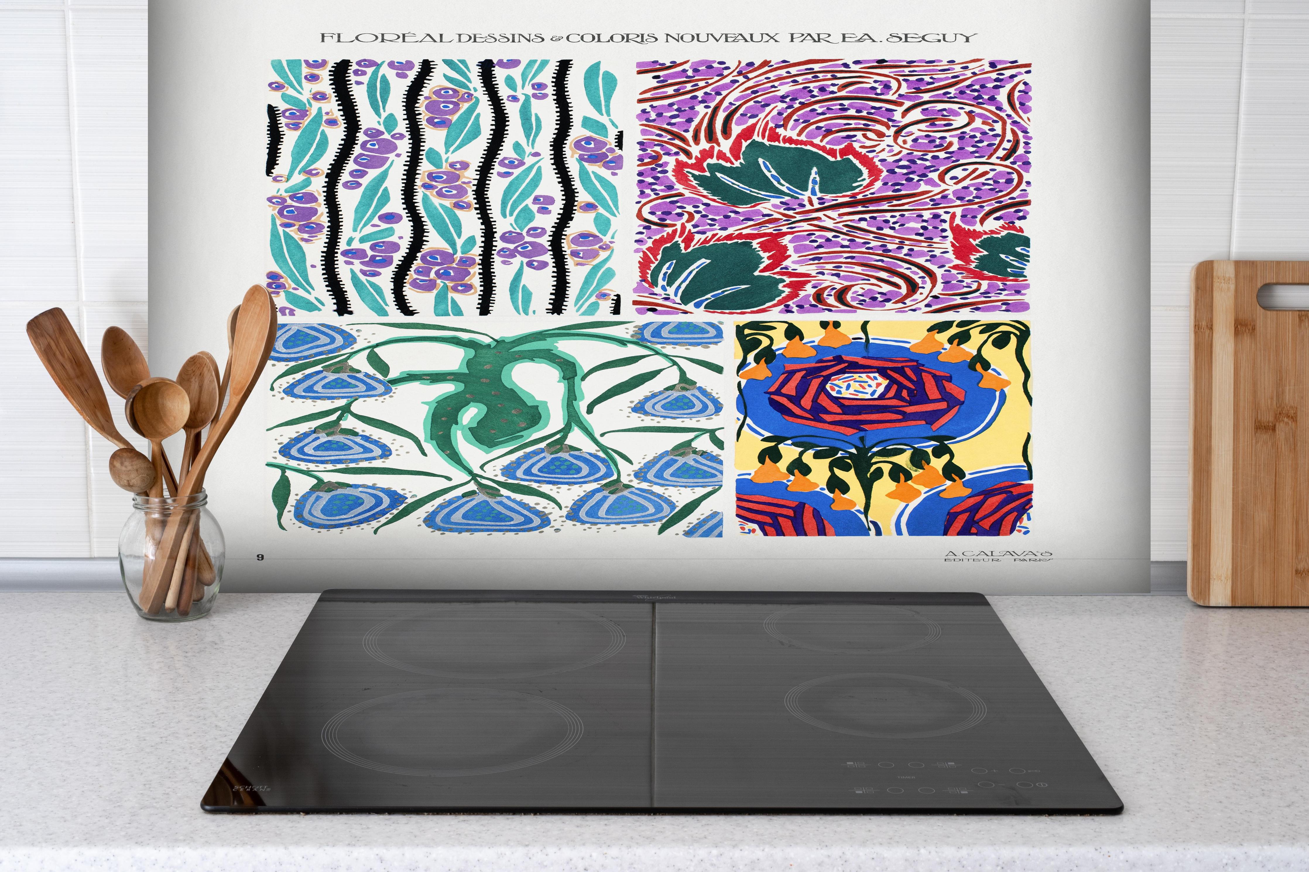 Spritzschutz - Retro Floral Kunstposter von Meister Seguy hinter einem Cerankochfeld zwischen Holz-Kochutensilien
