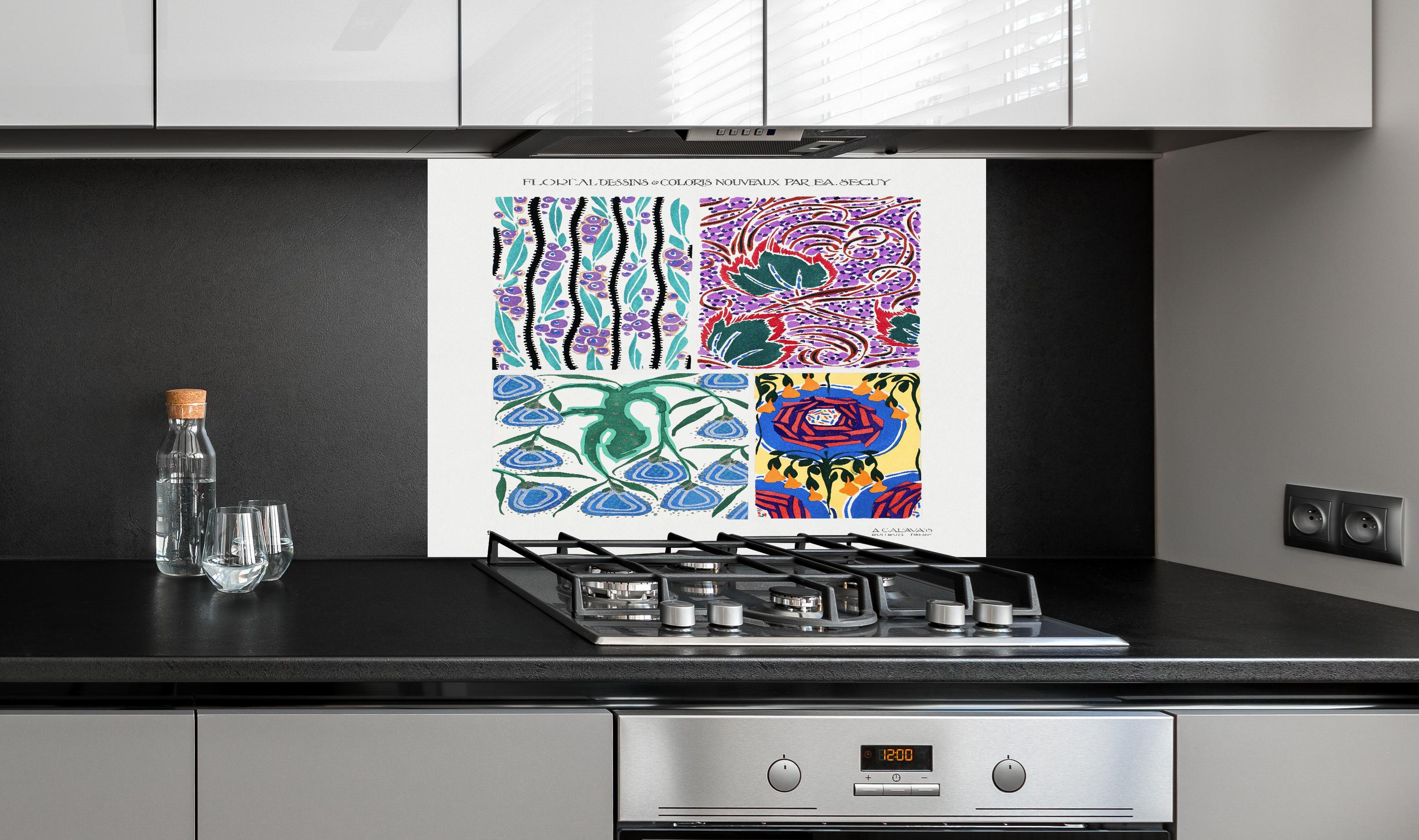 Spritzschutz - Retro Floral Kunstposter von Meister Seguy hinter einem Cerankochfeld zwischen Holz-Kochutensilien
