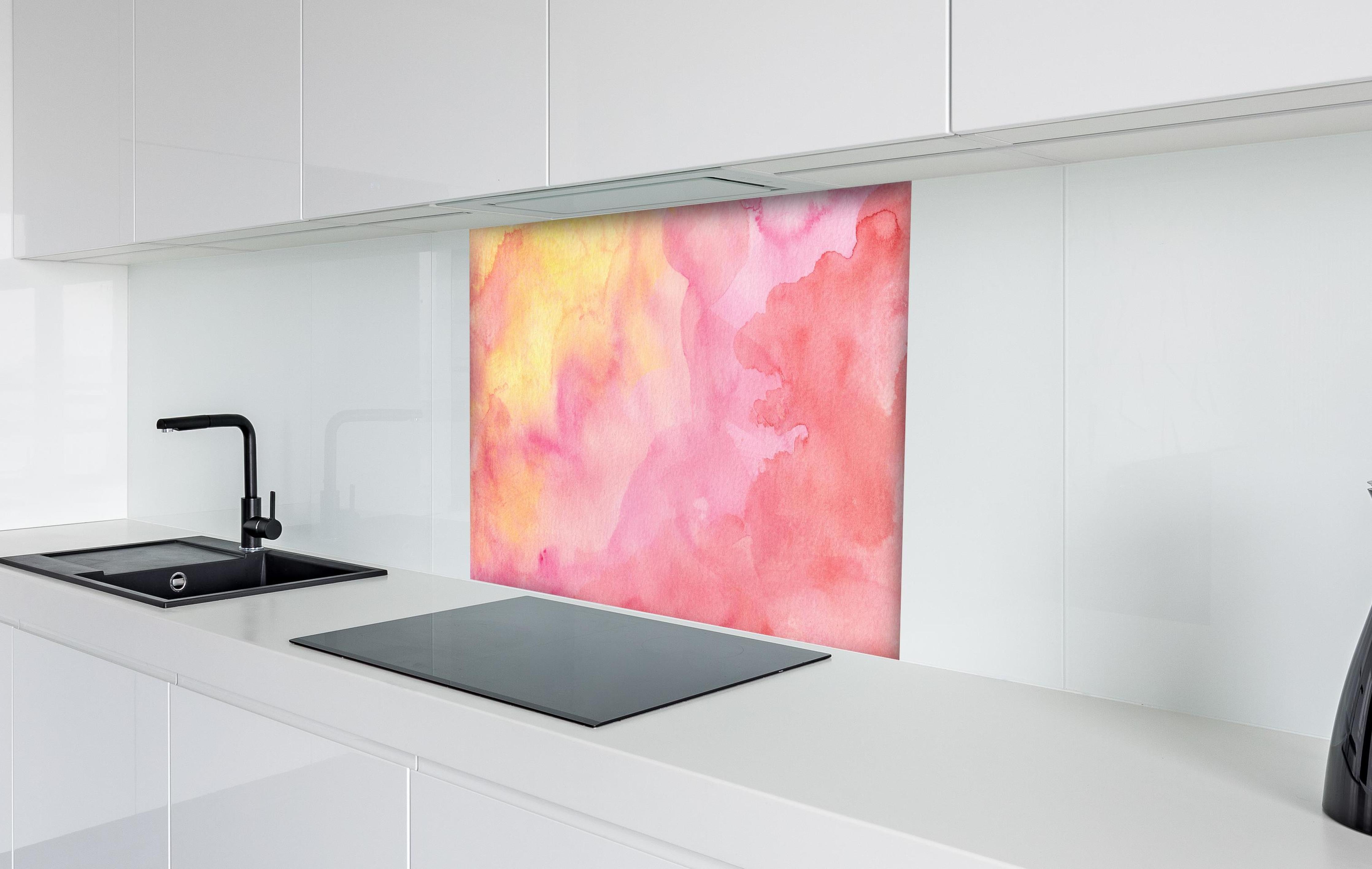 Spritzschutz - Rosa Verwaschenes Farben-Design hinter einem Cerankochfeld zwischen Holz-Kochutensilien
