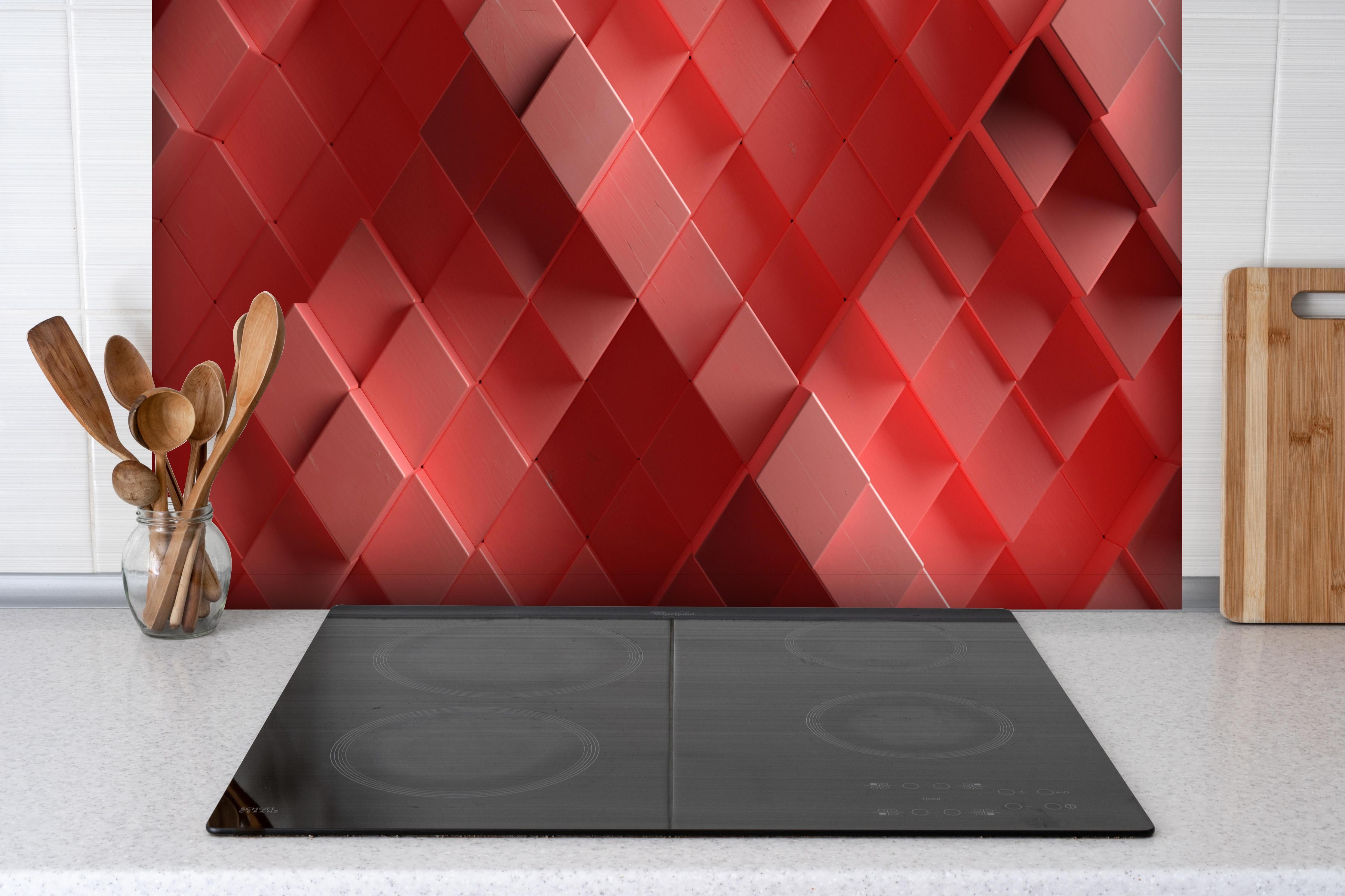 Spritzschutz - Rotes 3D Holzwürfel-Muster Hintergrund hinter einem Cerankochfeld zwischen Holz-Kochutensilien
