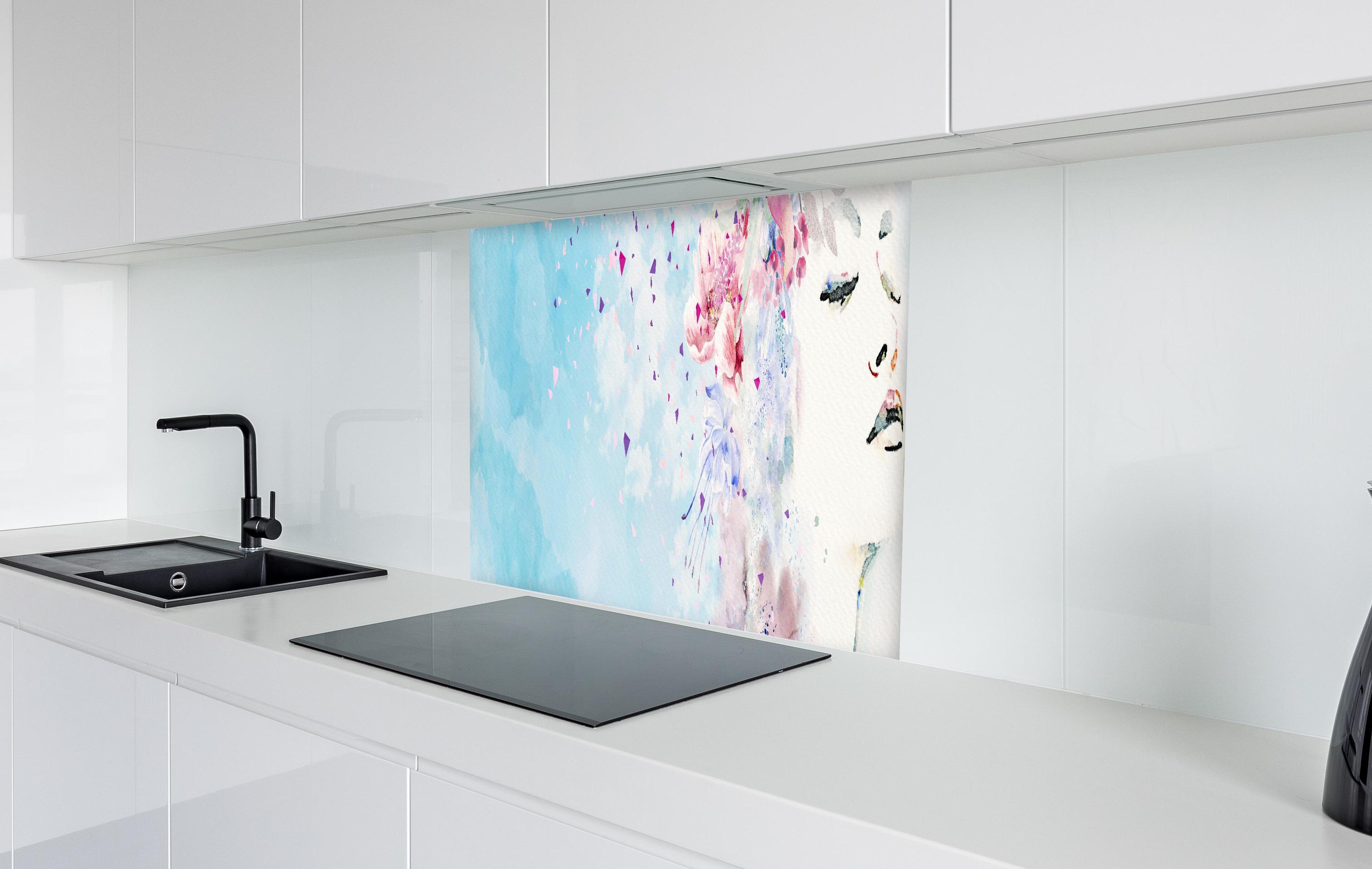 Spritzschutz -  Abstraktes frühlings Aquarell einer Frau  in weißer Hochglanz-Küche hinter einem Cerankochfeld