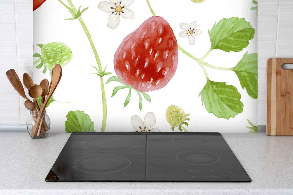 Spritzschutz - Aquarell Erdbeeren Hintergrund hinter einem Cerankochfeld zwischen Holz-Kochutensilien
