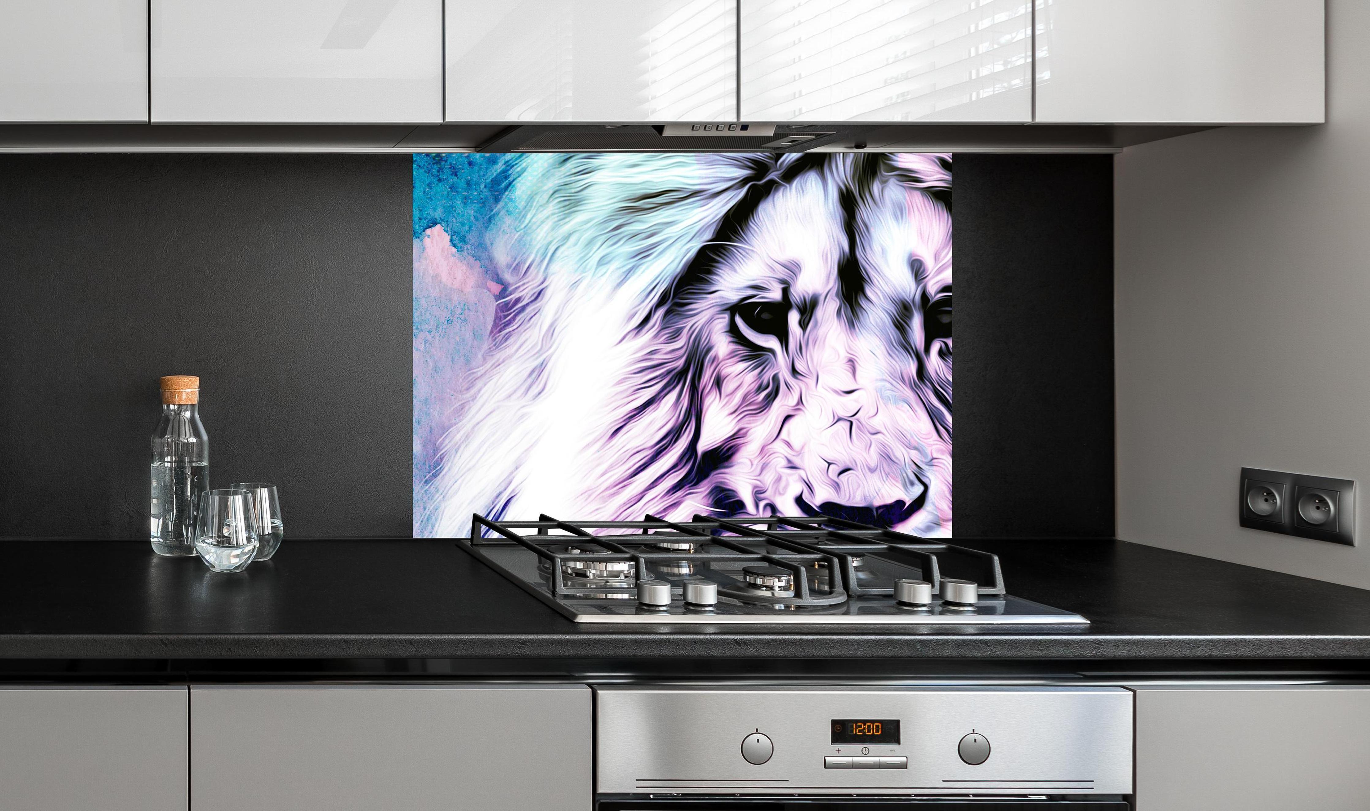 Spritzschutz - Bunter abstrakter Löwenkopf  an edler Anthrazit-Wand hinter silbernem Gasherd