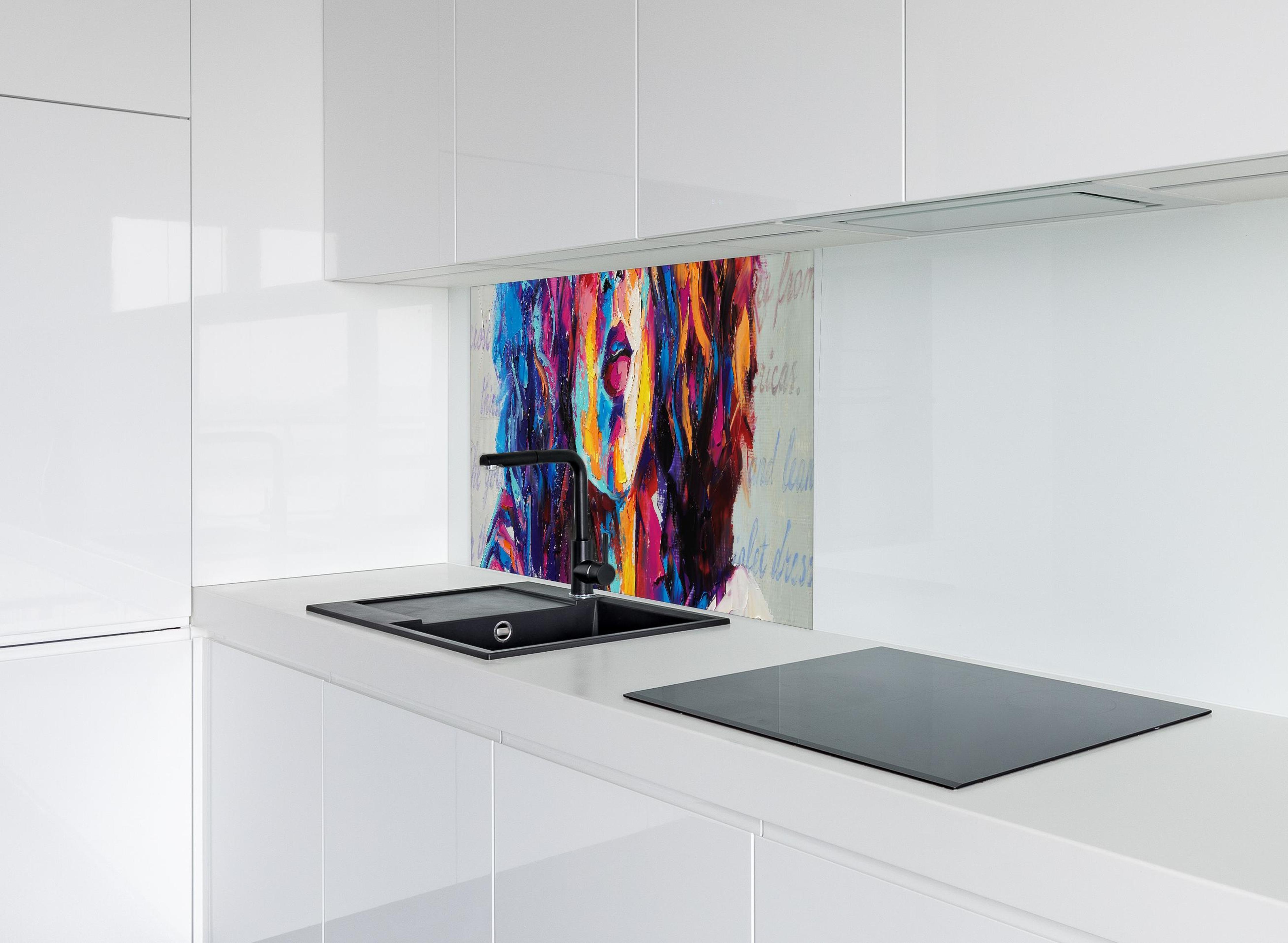 Spritzschutz - Buntes "Louise" - Ölgemälde hinter modernem schwarz-matten Spülbecken in weißer Hochglanz-Küche