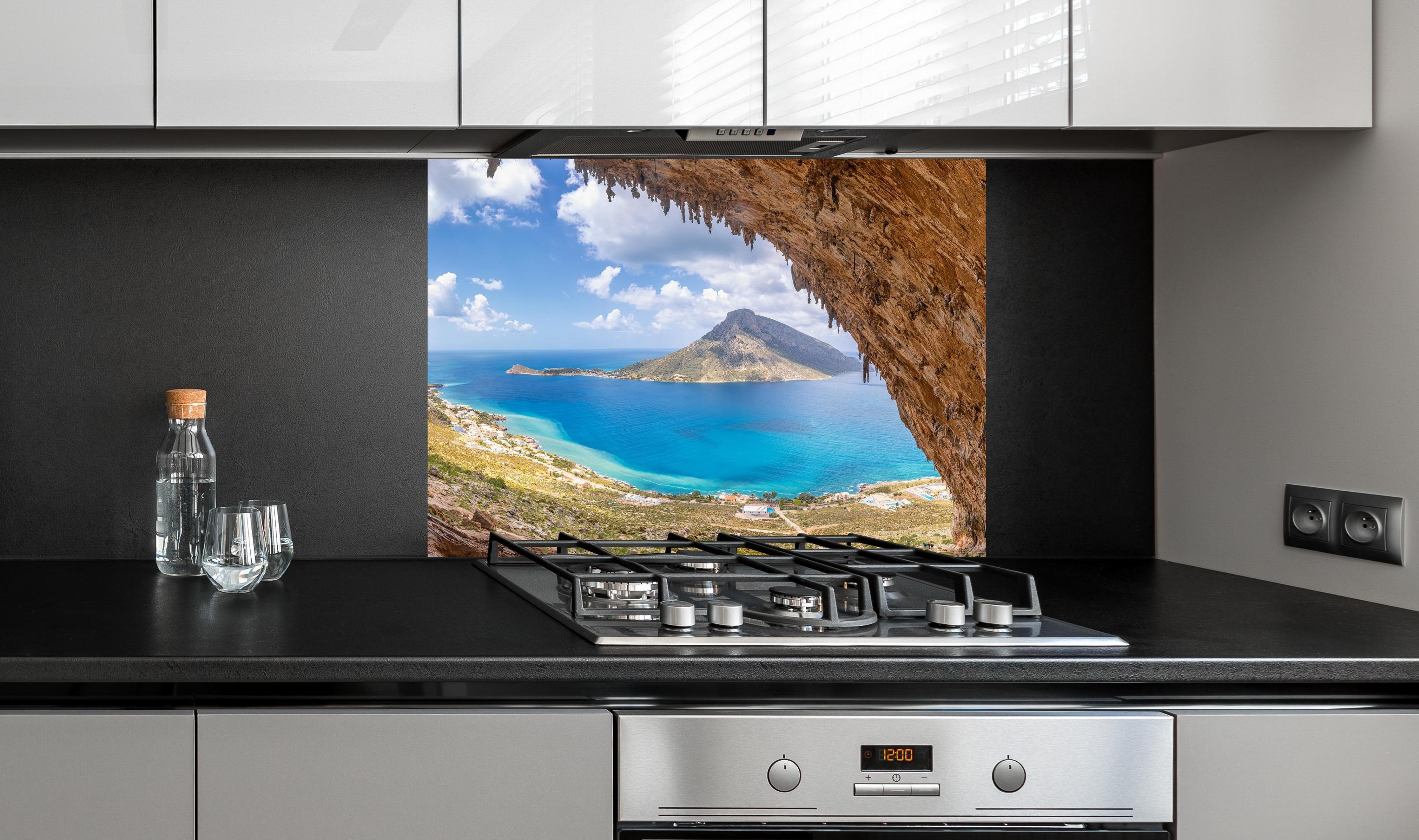 Spritzschutz - Die berühmte Grande Grotta mit Blick aufs Meer an edler Anthrazit-Wand hinter silbernem Gasherd