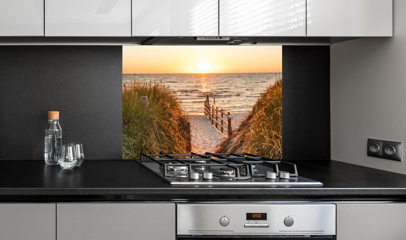 Spritzschutz - Dünen am Strand an der Nordsee bei Sonnenuntergang an edler Anthrazit-Wand hinter silbernem Gasherd