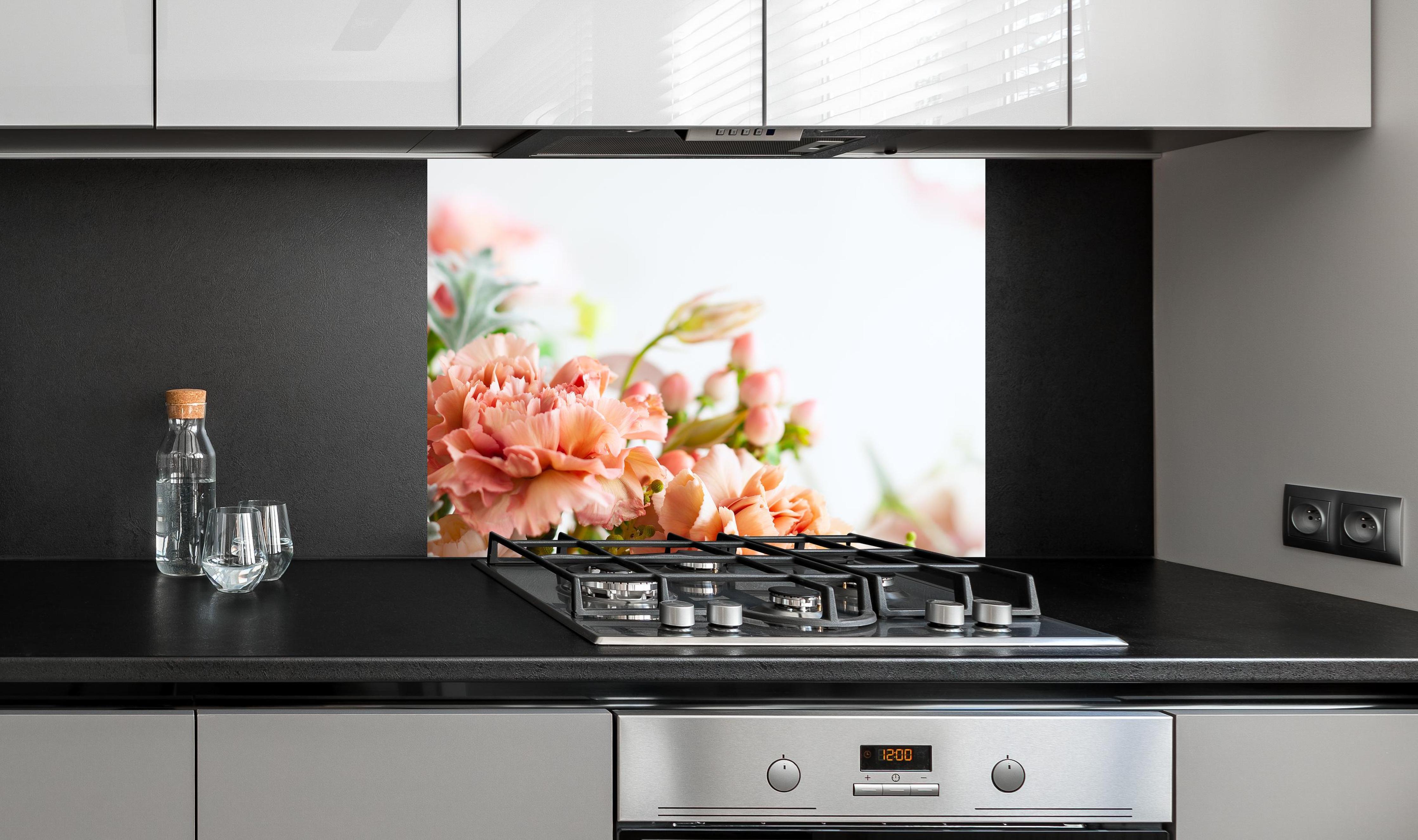 Spritzschutz - Herbstliche Blumenkomposition - Nahaufnahme an edler Anthrazit-Wand hinter silbernem Gasherd