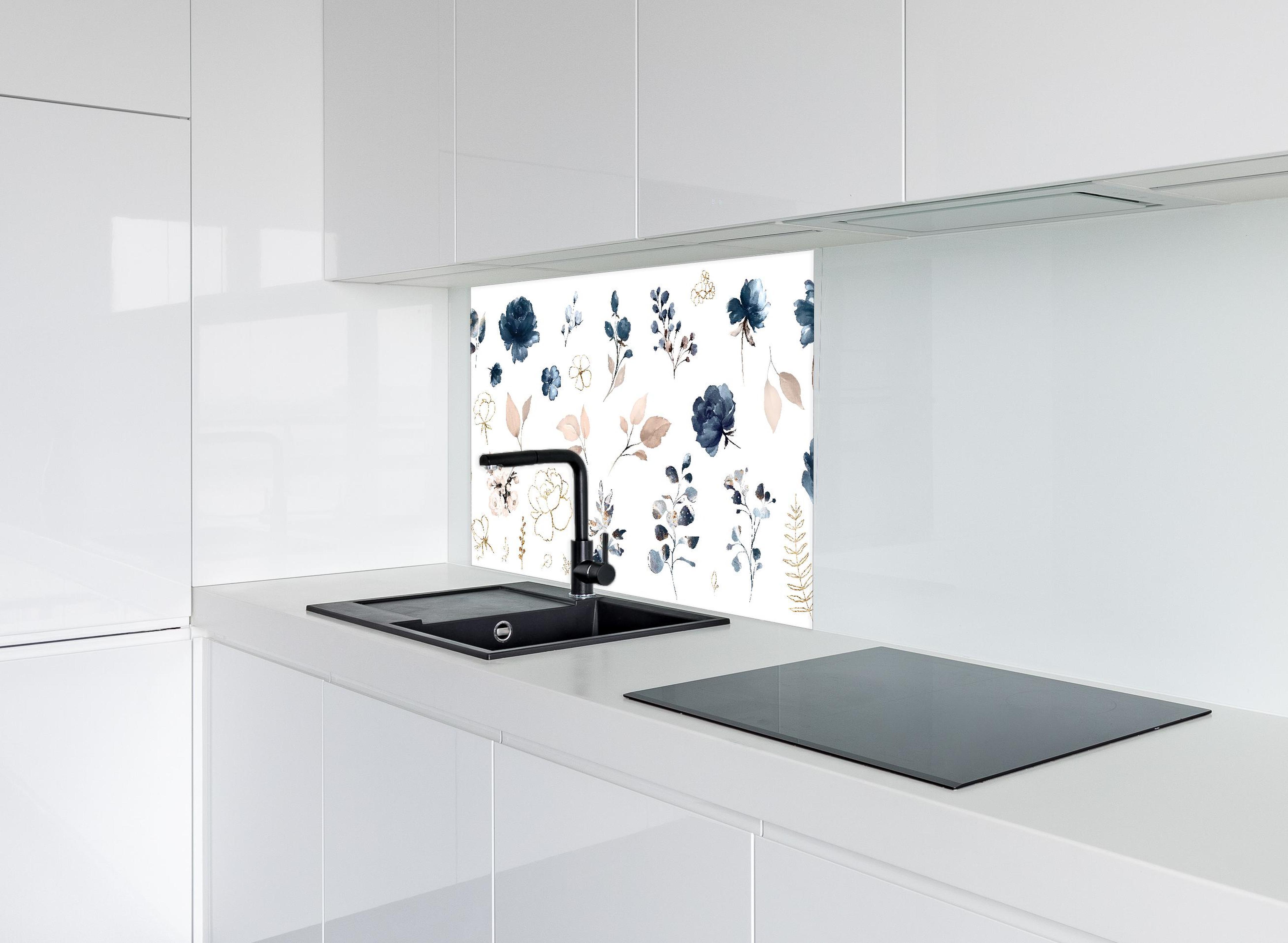 Spritzschutz - Rosen im Aquarell-Design hinter modernem schwarz-matten Spülbecken in weißer Hochglanz-Küche