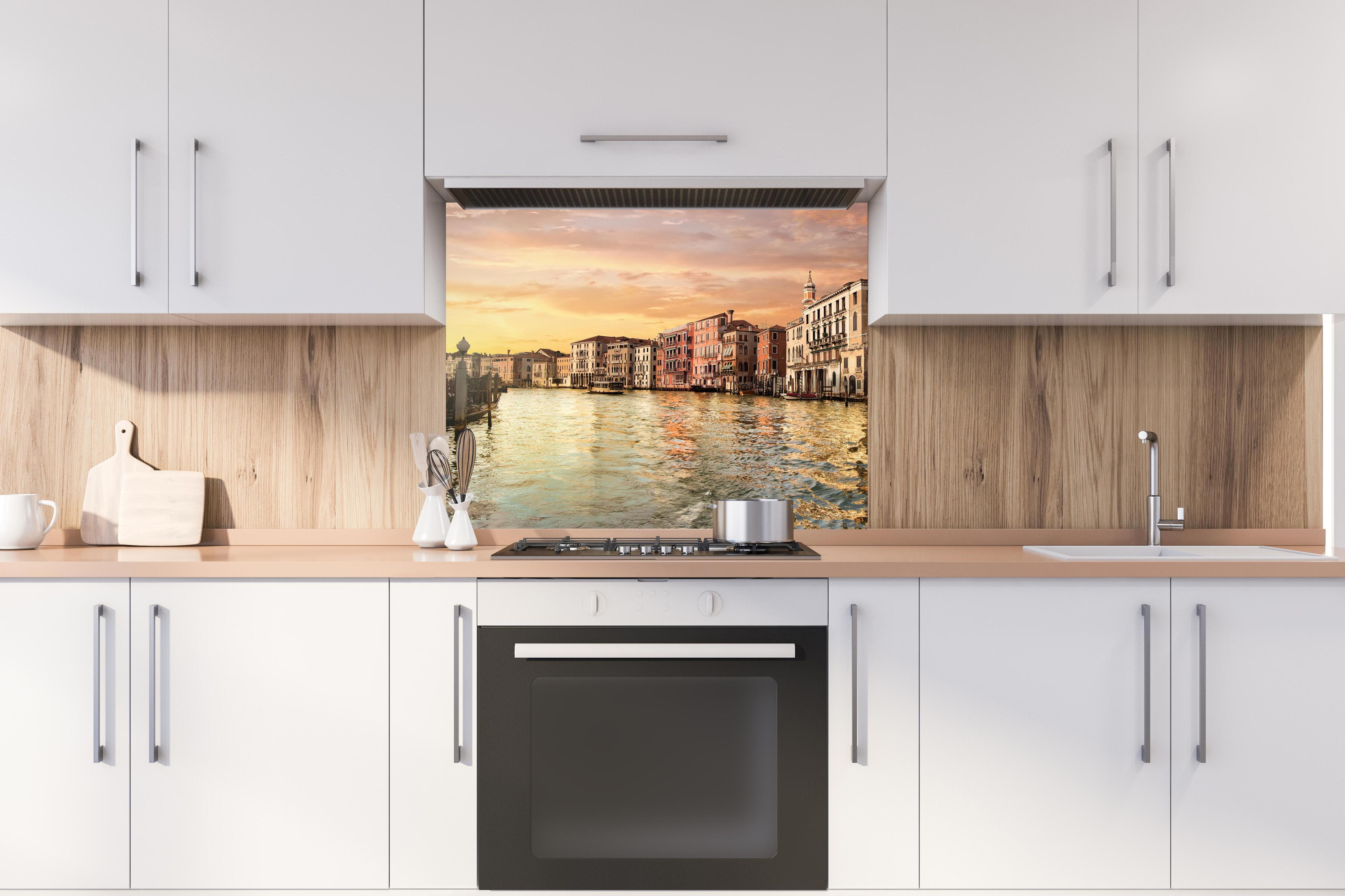 Spritzschutz - Ruhiger Canale Grande am Abend hinter stilvollem Gasherd unter Dunstabzugshaube