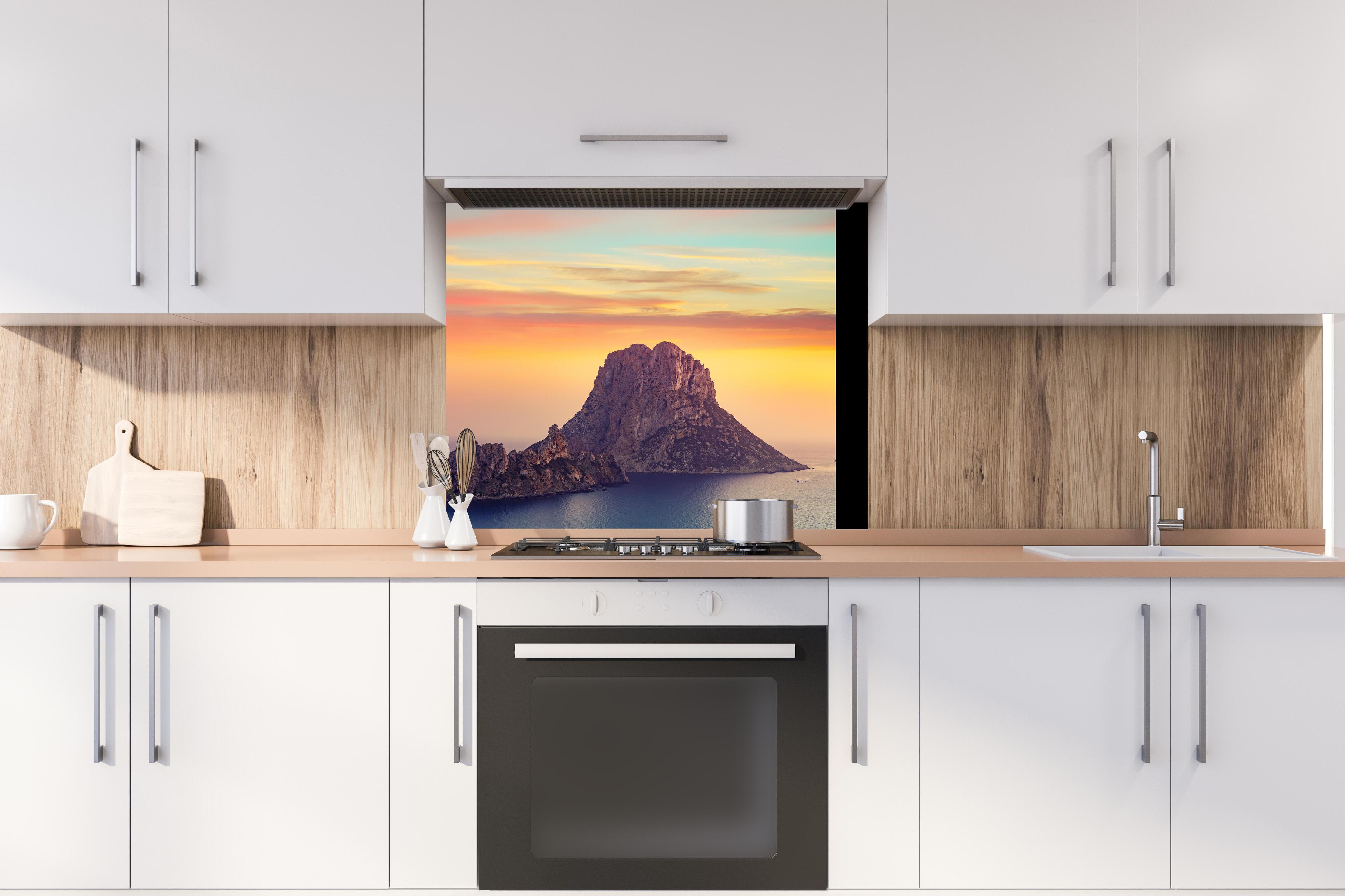 Spritzschutz - Sonnenuntergang auf der Insel Es Vedra auf den Balearen hinter stilvollem Gasherd unter Dunstabzugshaube