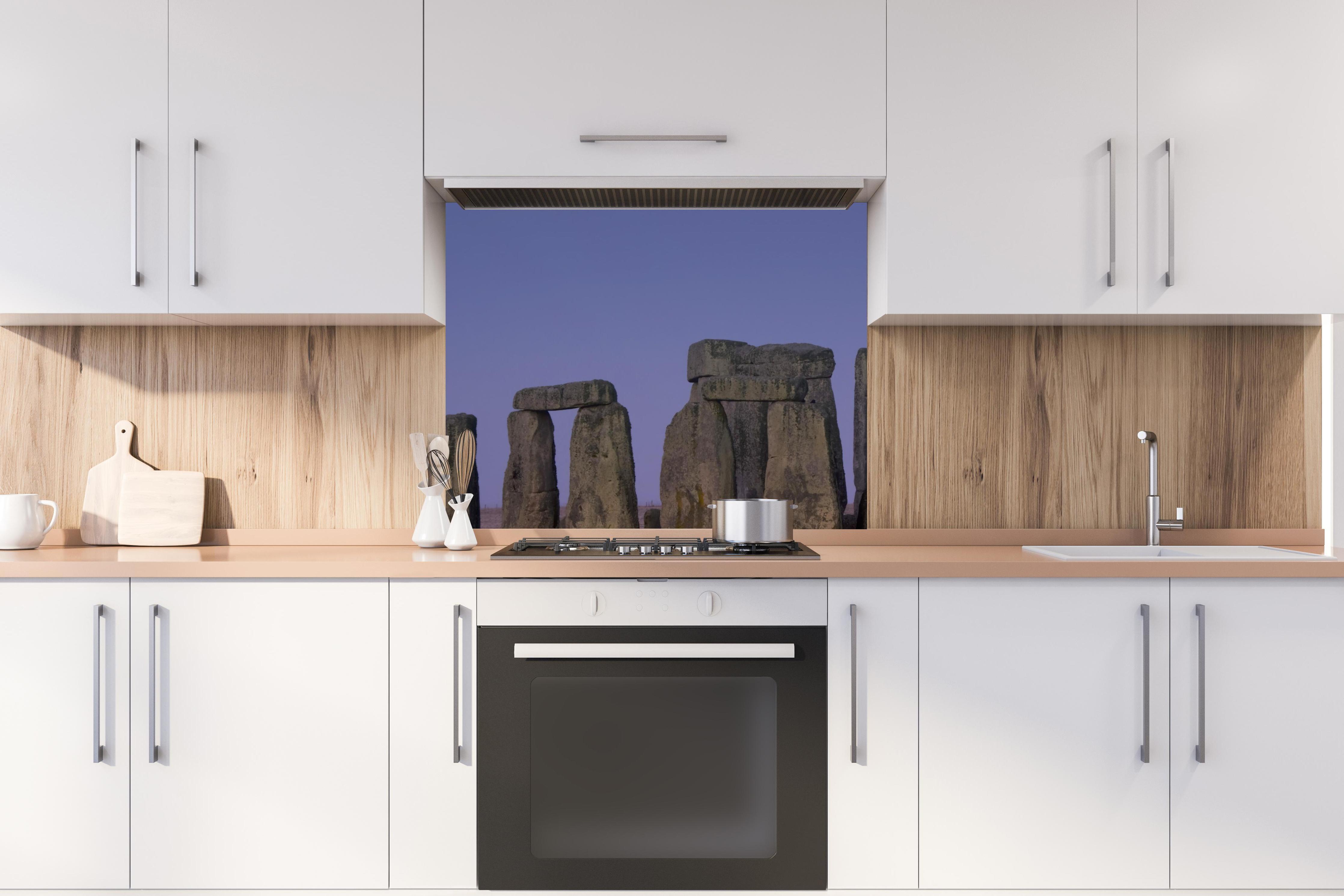 Spritzschutz - Stonehenge bei Nacht -  England hinter stilvollem Gasherd unter Dunstabzugshaube