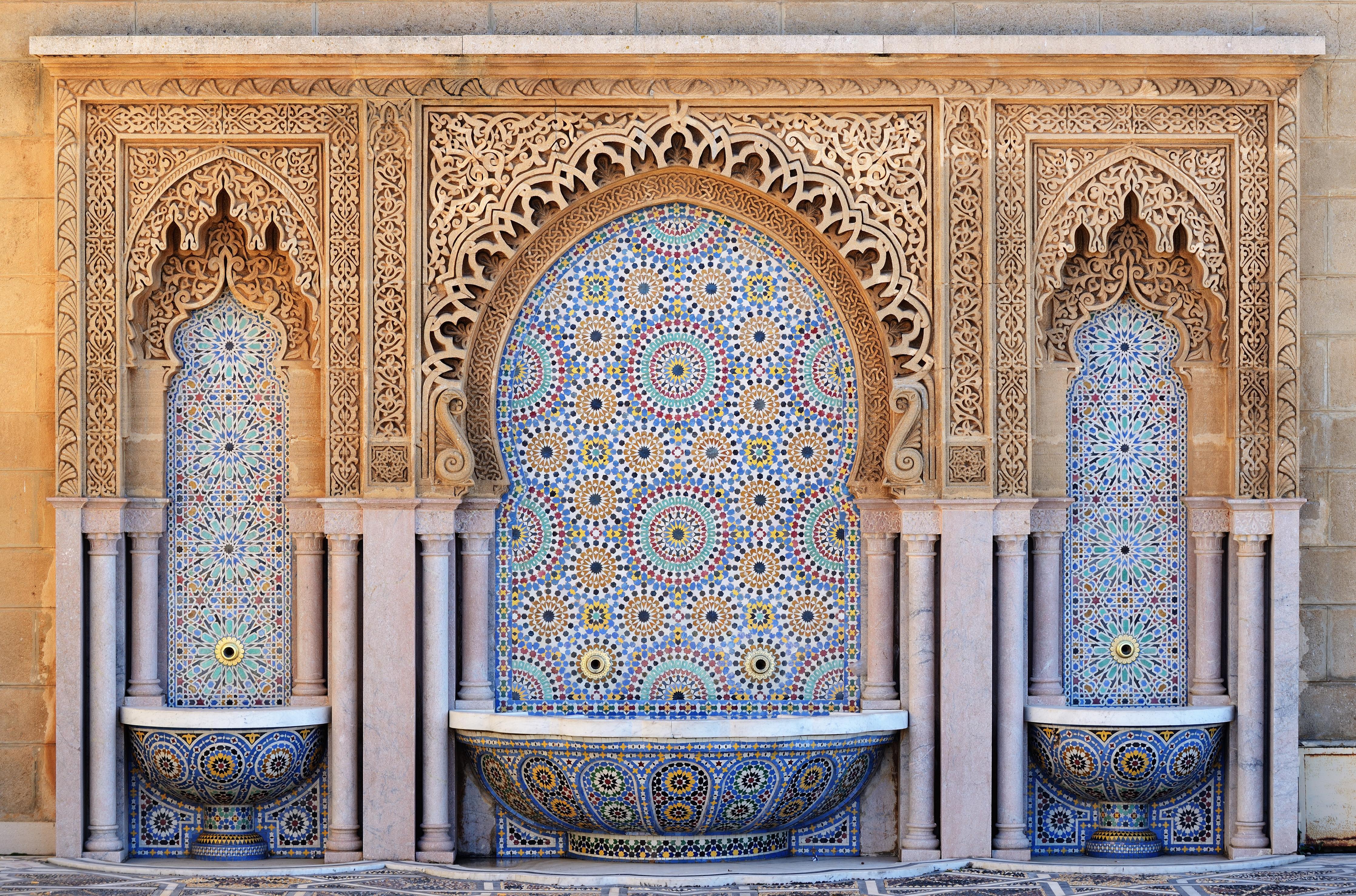 Spritzschutz-Verzierter Brunnen mit Mosaikfliesen in Rabat