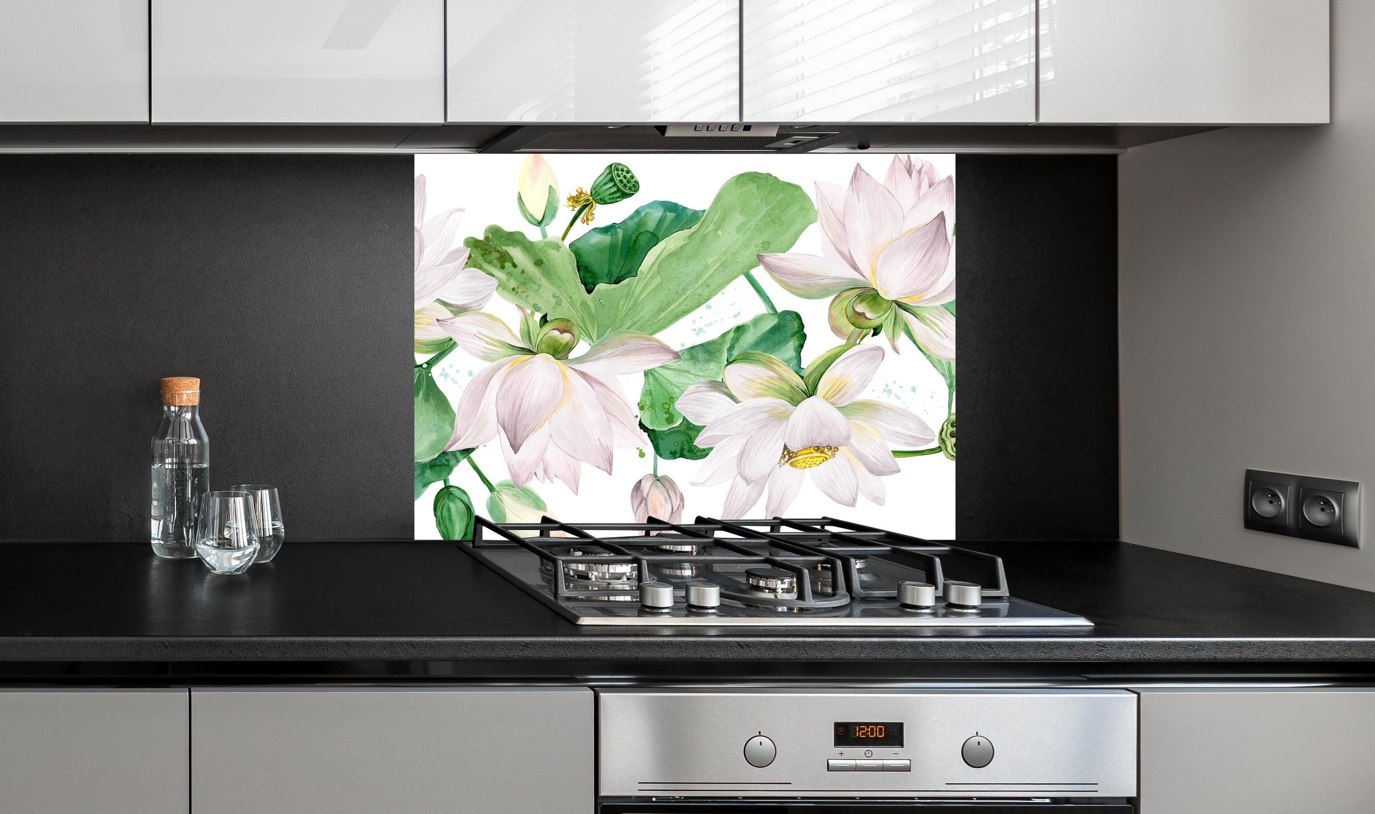 Spritzschutz - Weiße Lotusblumen - nahtlose Muster an edler Anthrazit-Wand hinter silbernem Gasherd
