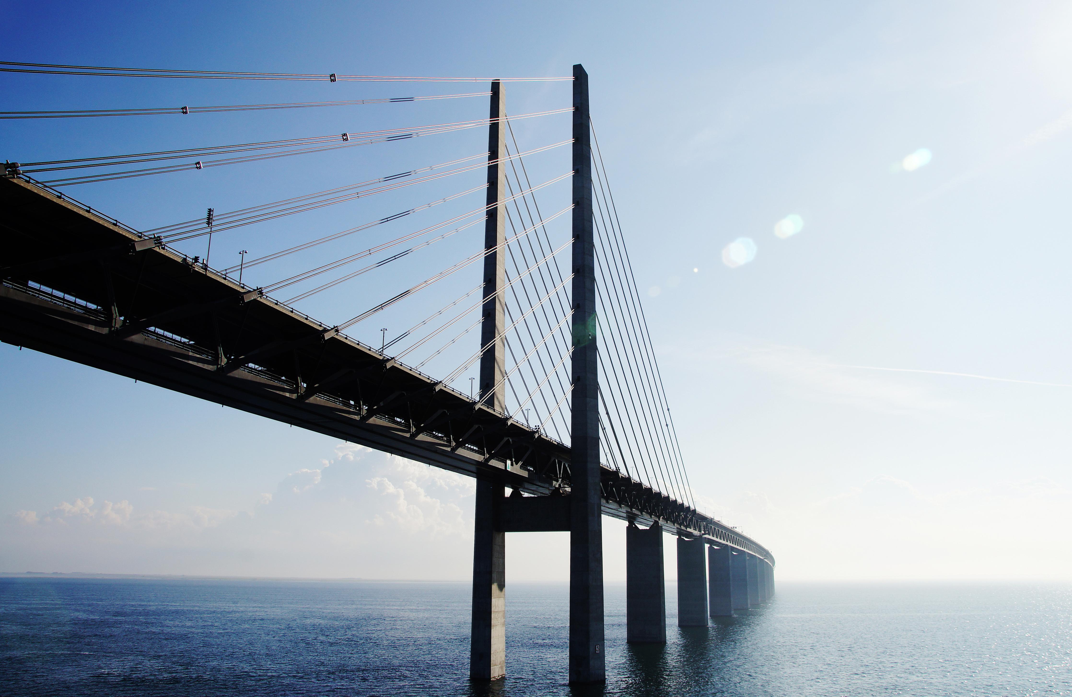 Spritzschutz-spektakuläre Brücke in Schweden