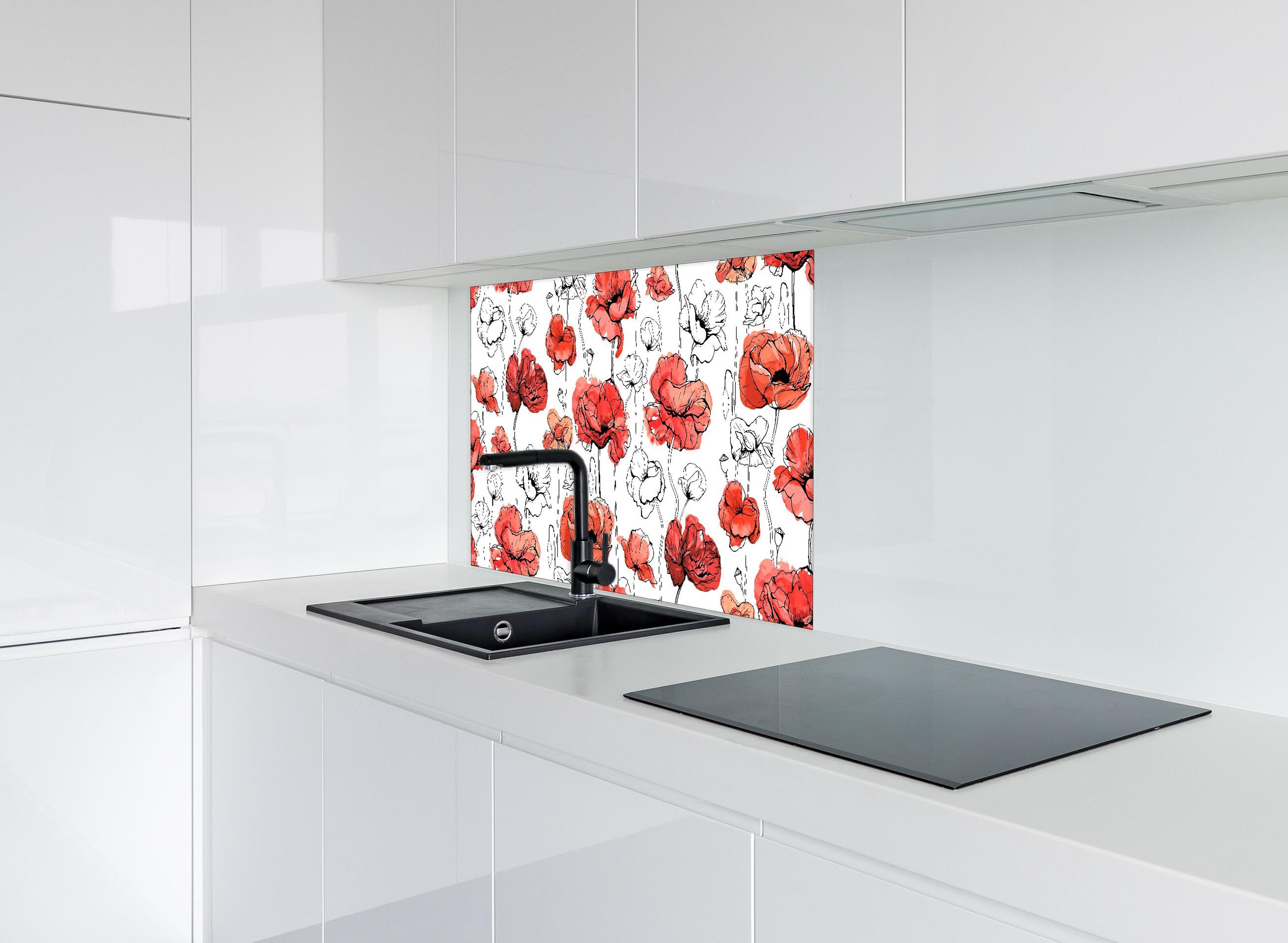 Spritzschutz - Stilvolle rote Mohnblumen Illustration hinter einem Cerankochfeld zwischen Holz-Kochutensilien
