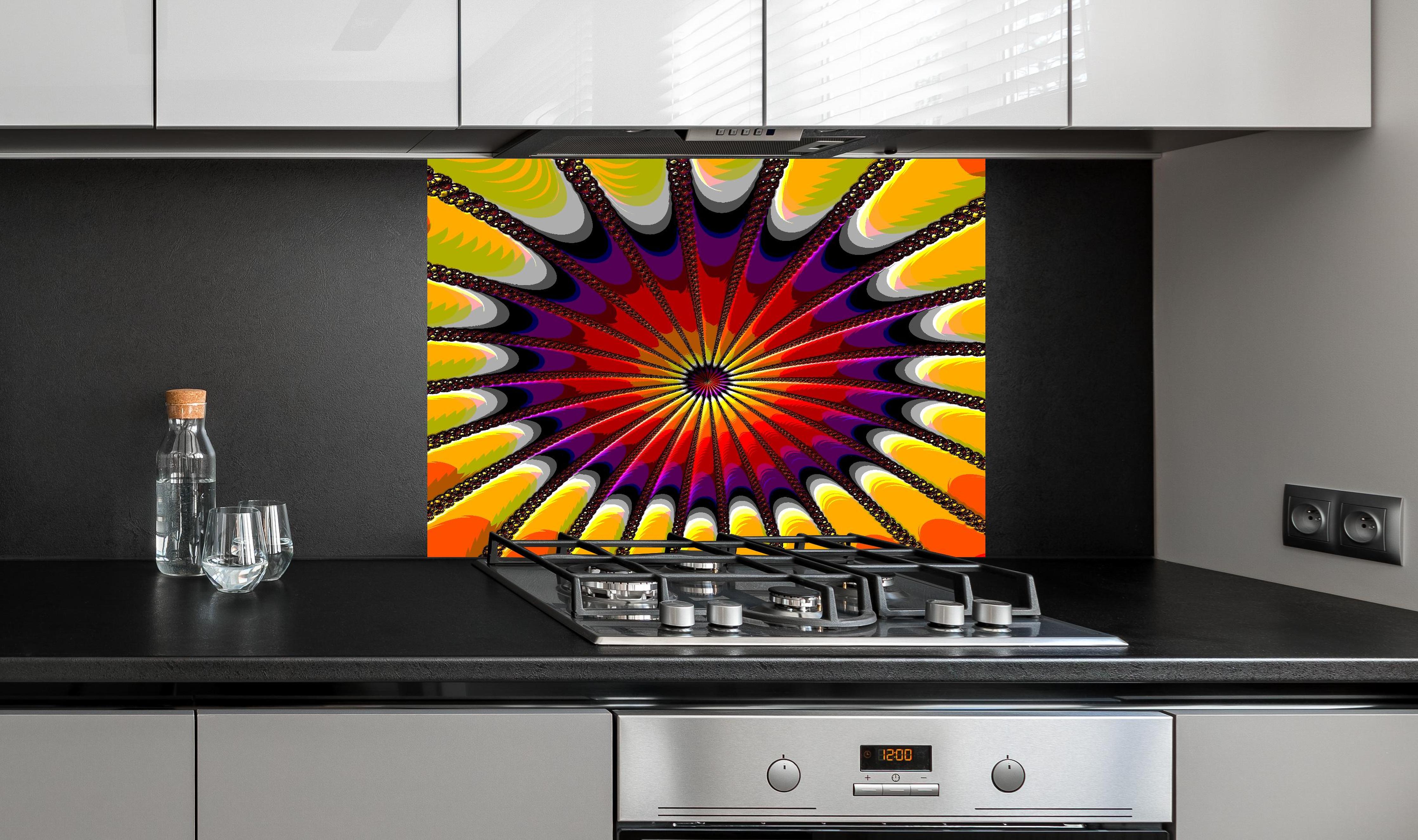 Spritzschutz - Surreales 3D Fraktal Design Kunstwerk hinter einem Cerankochfeld zwischen Holz-Kochutensilien
