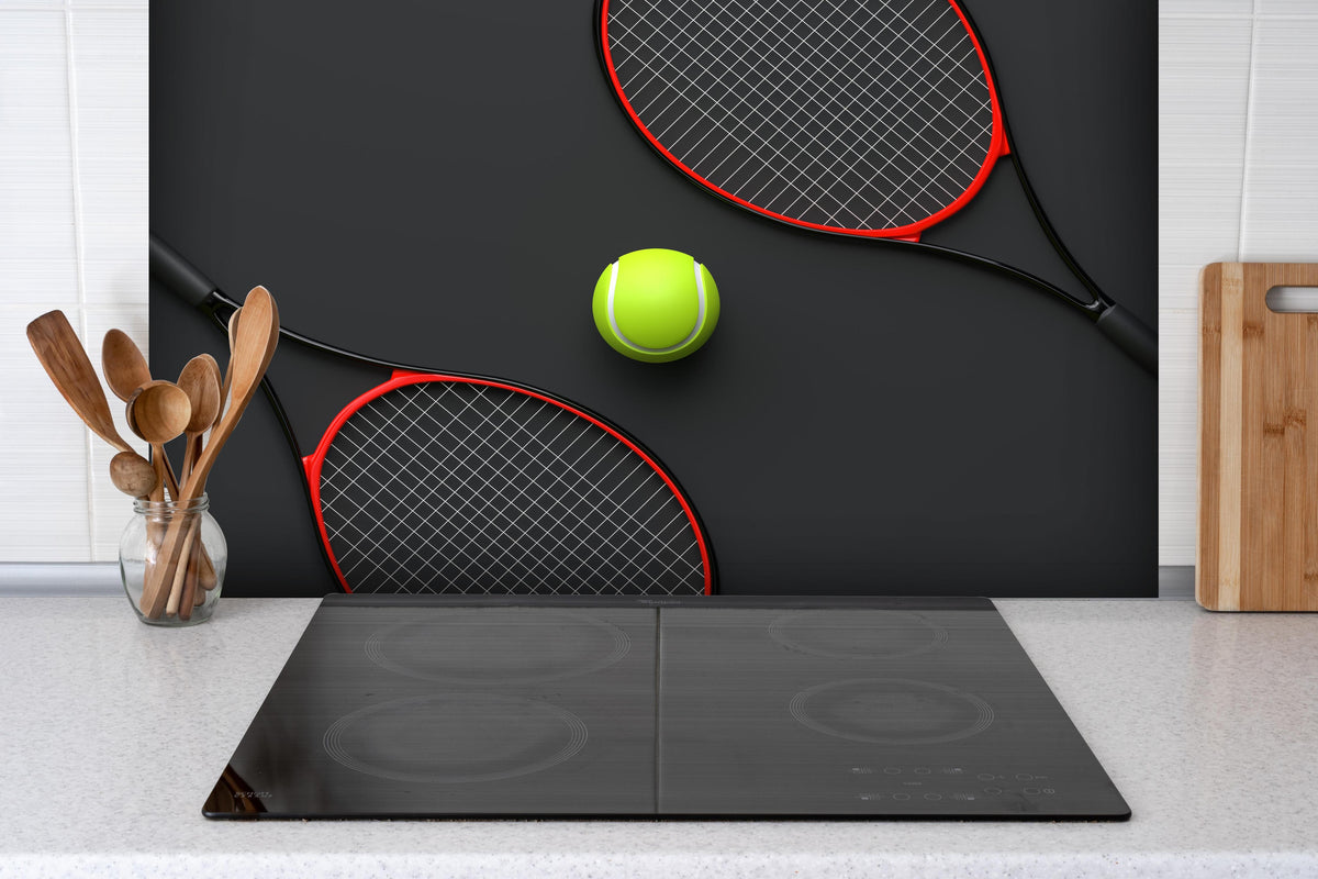 Spritzschutz - Tennis - 3D Render hinter einem Cerankochfeld zwischen Holz-Kochutensilien
