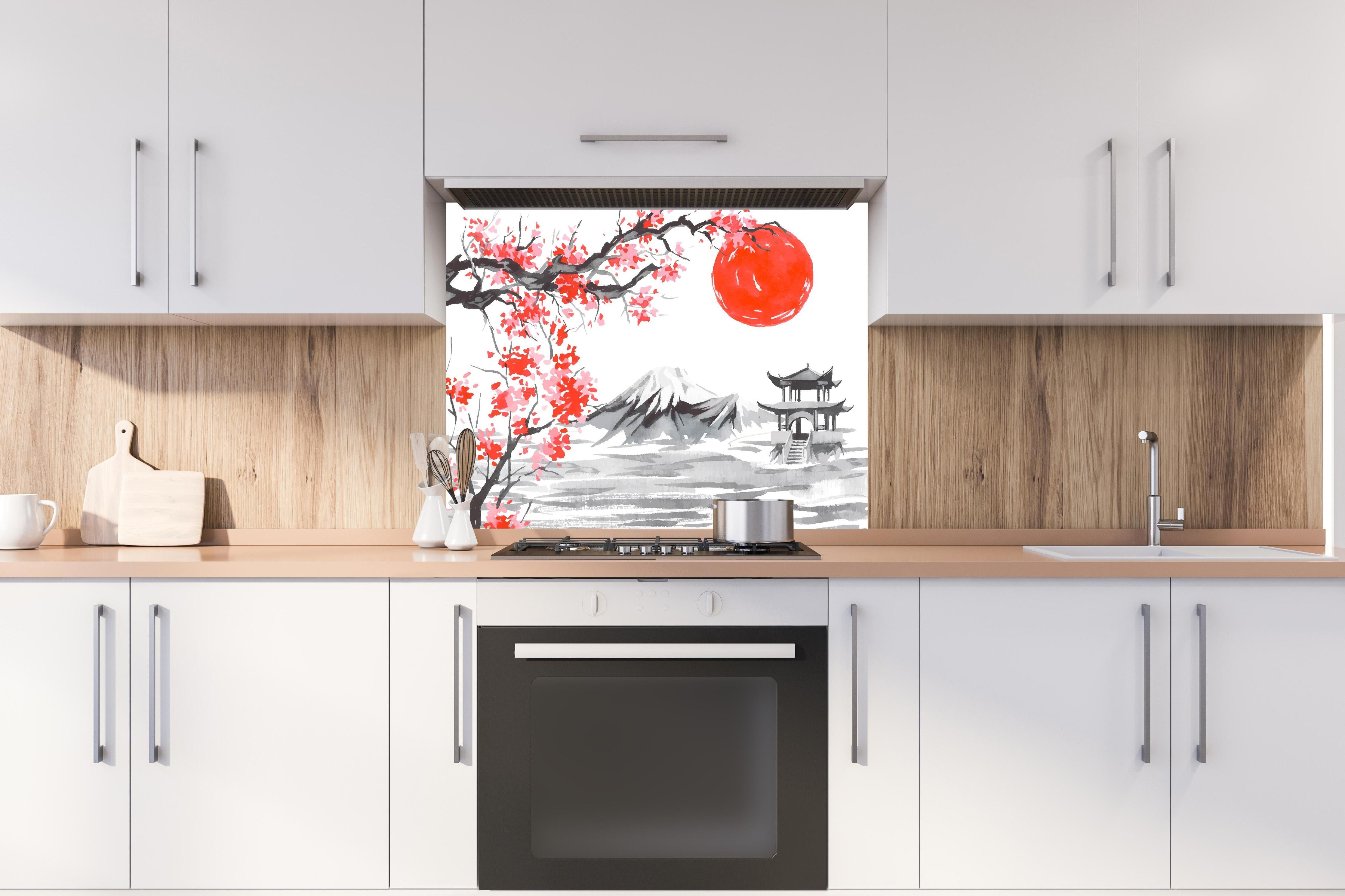 Spritzschutz - Traditionelle Japanische Landschaft Aquarell hinter einem Cerankochfeld zwischen Holz-Kochutensilien
