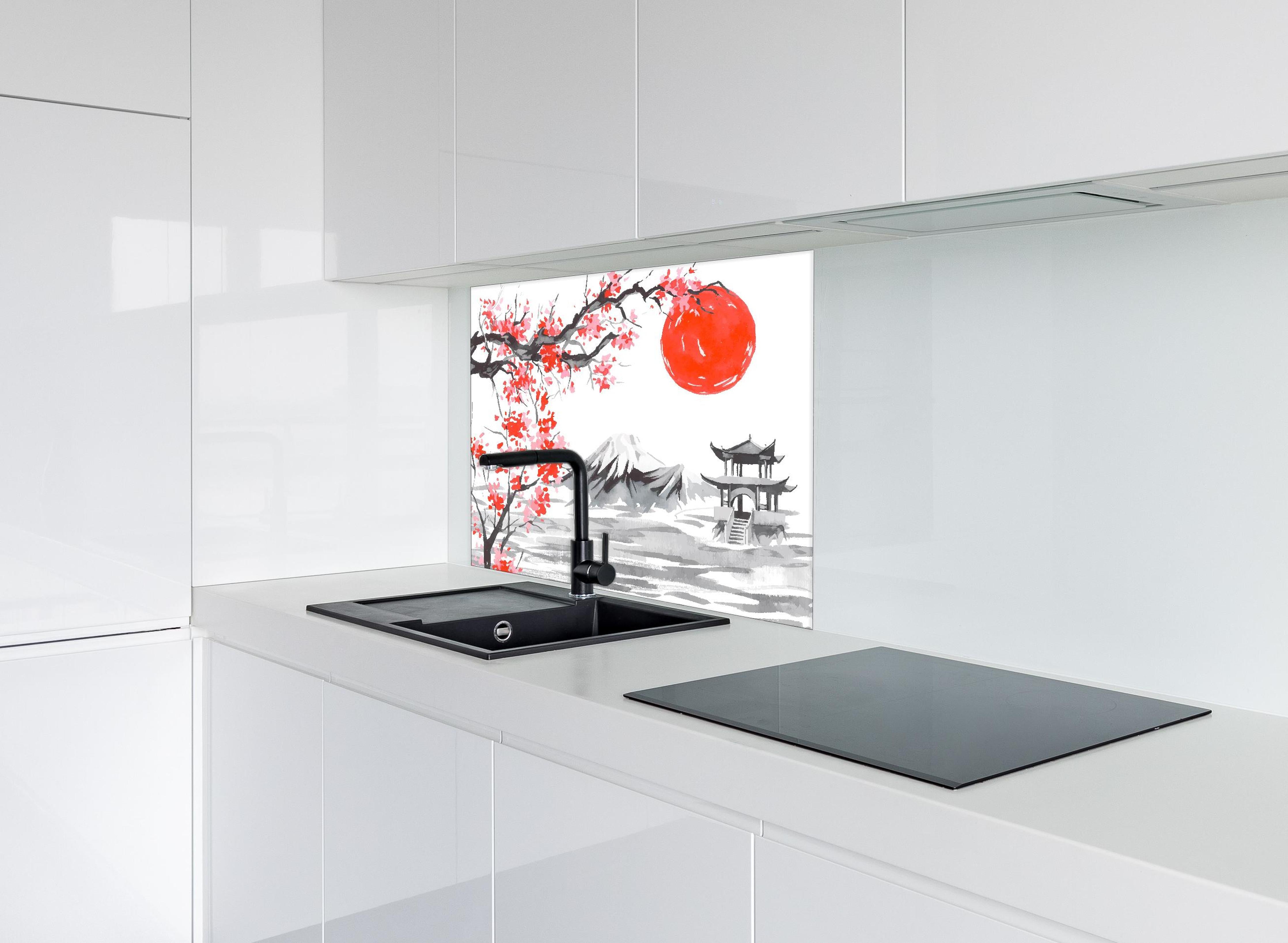 Spritzschutz - Traditionelle Japanische Landschaft Aquarell hinter einem Cerankochfeld zwischen Holz-Kochutensilien
