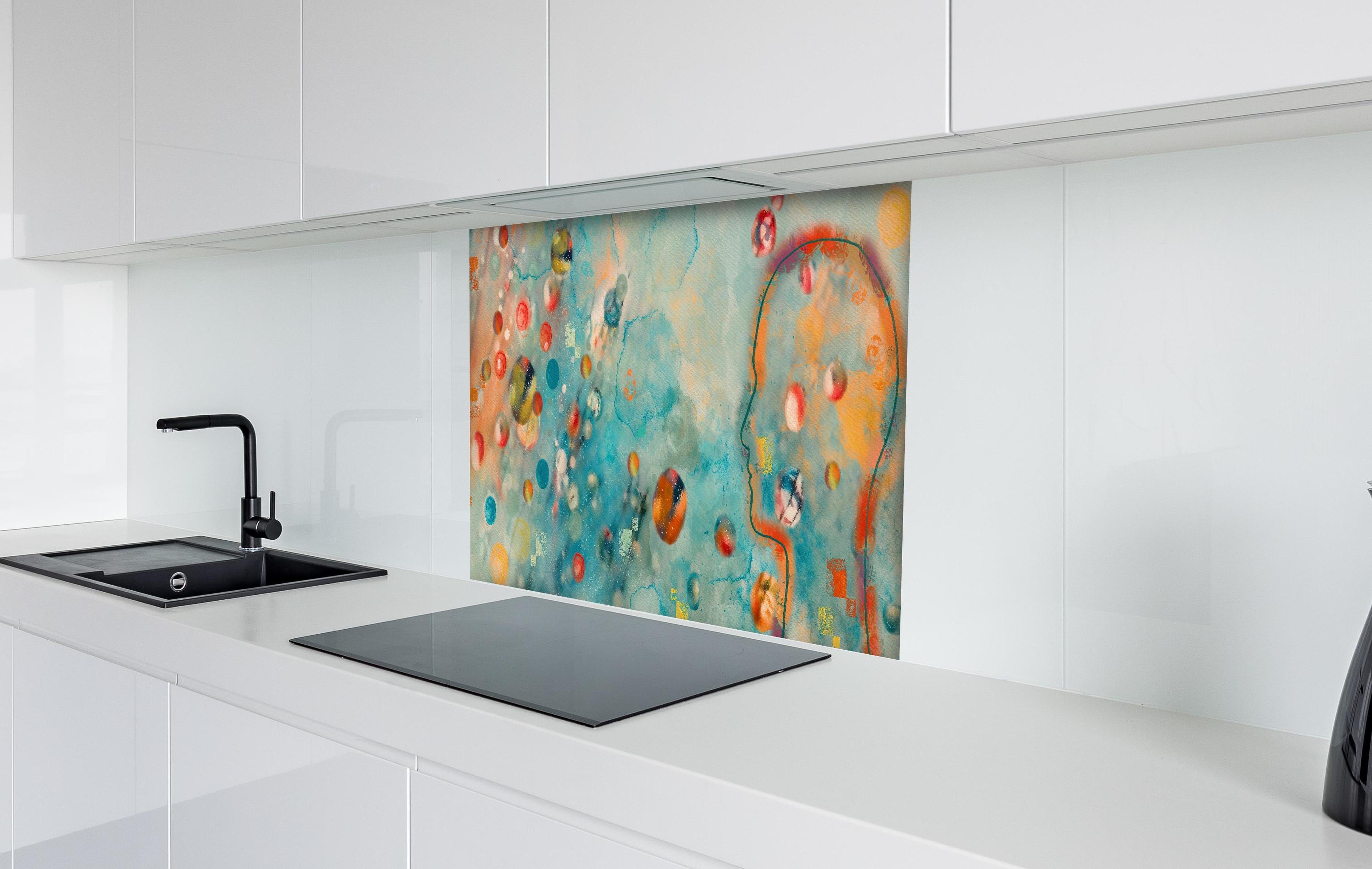 Spritzschutz - Traumhaftes Aquarell Kunstkonzept Design hinter einem Cerankochfeld zwischen Holz-Kochutensilien
