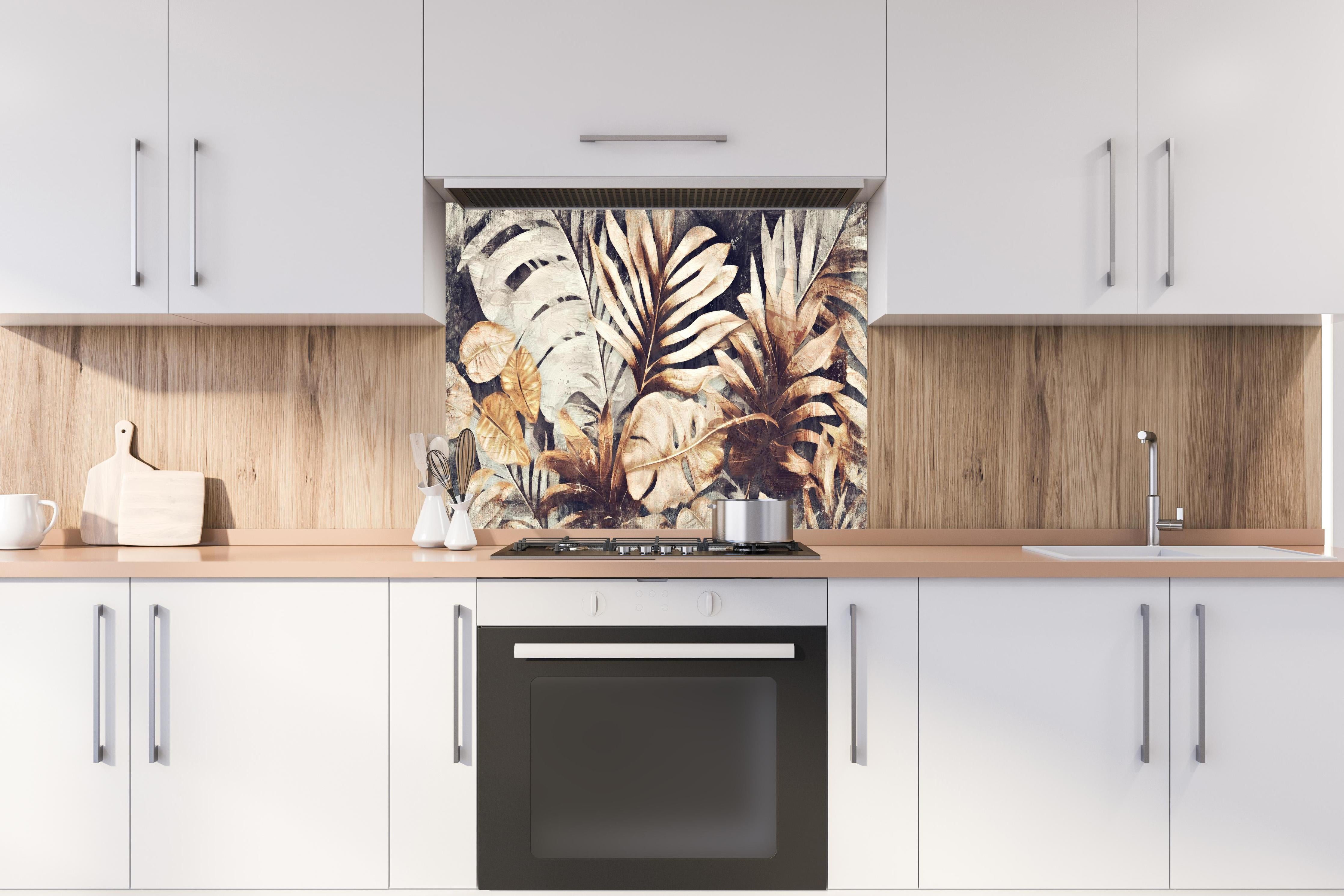 Spritzschutz - Tropische Pflanzen Kunst Textur Gelb Grün hinter einem Cerankochfeld zwischen Holz-Kochutensilien
