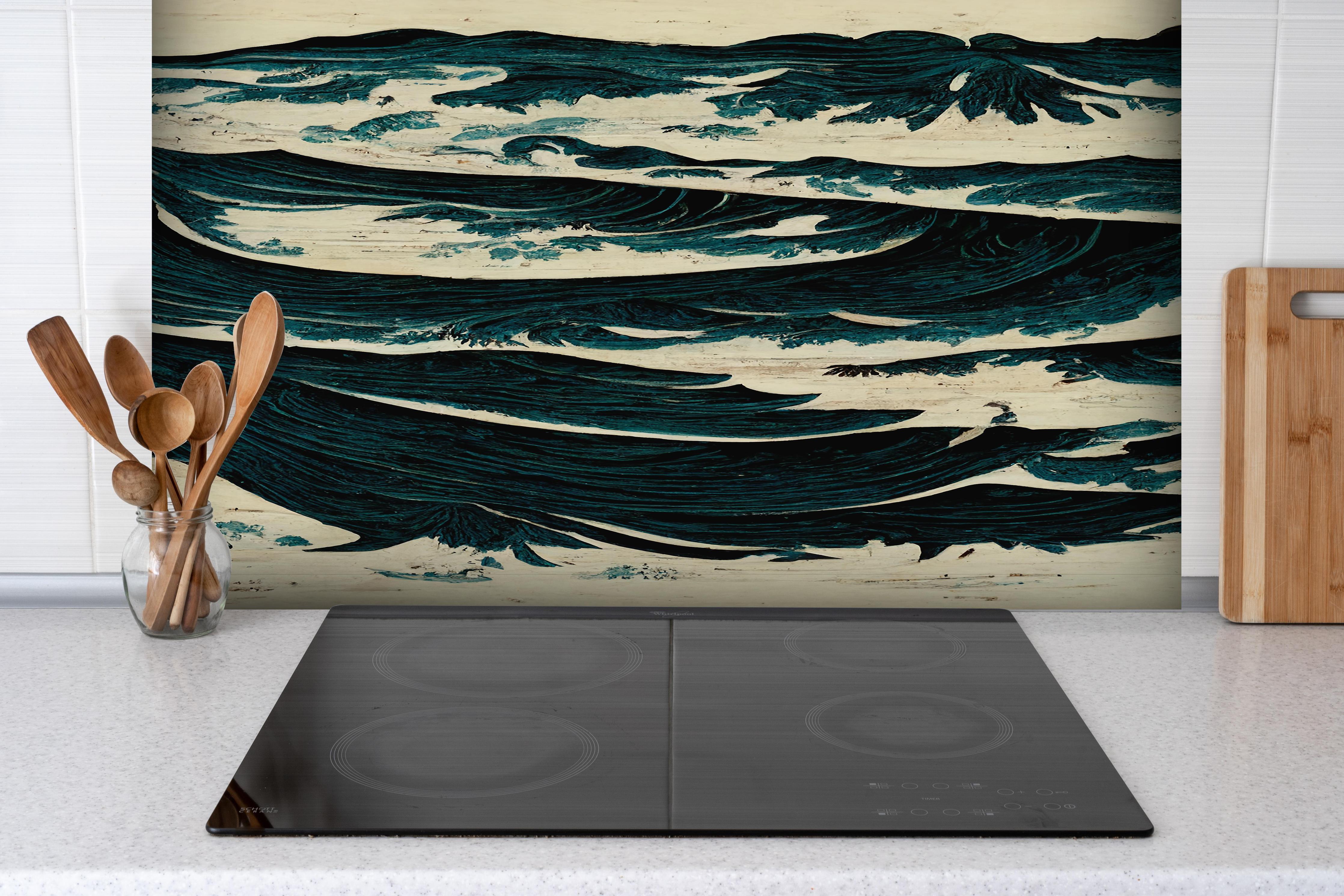 Spritzschutz - Wilde Wellen - Gemälde hinter einem Cerankochfeld zwischen Holz-Kochutensilien
