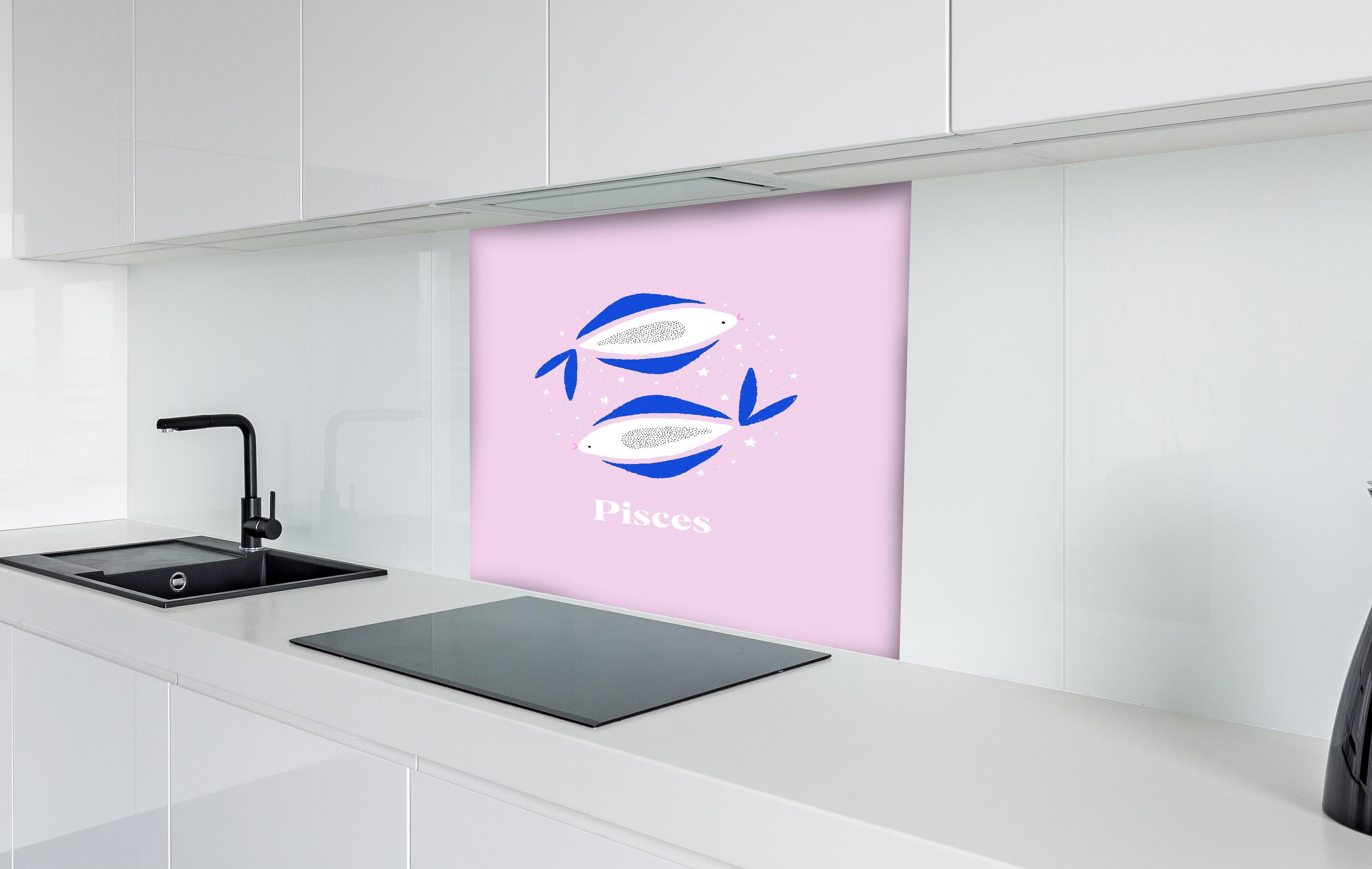 Spritzschutz - Zodiak Pisces Sternzeichen Illustration hinter einem Cerankochfeld zwischen Holz-Kochutensilien
