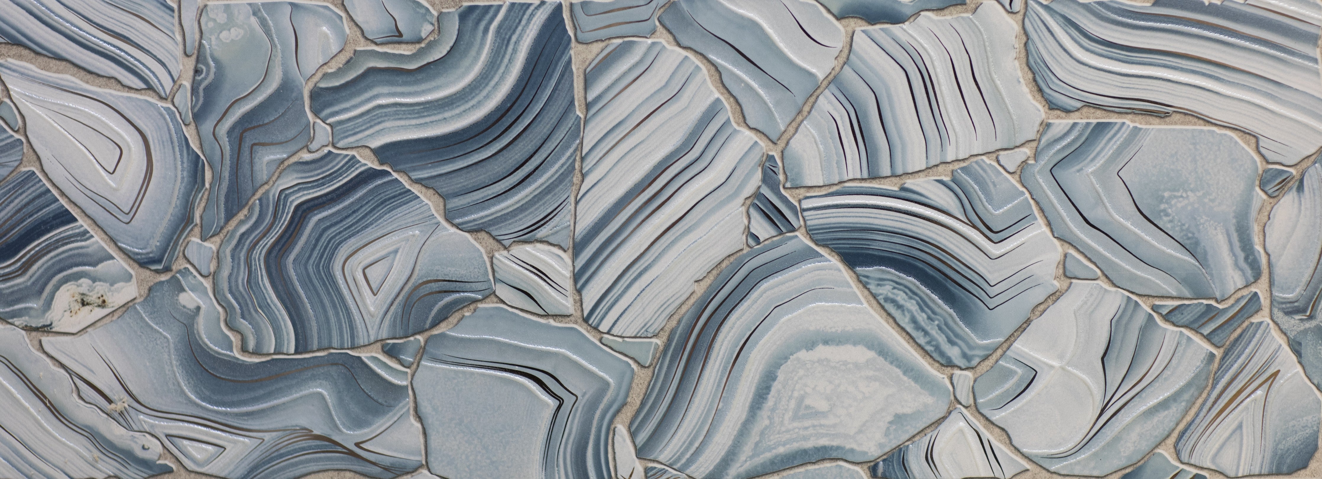 WC-Rückwand-Blau-graue Marmor-Optik Fliesenmuster