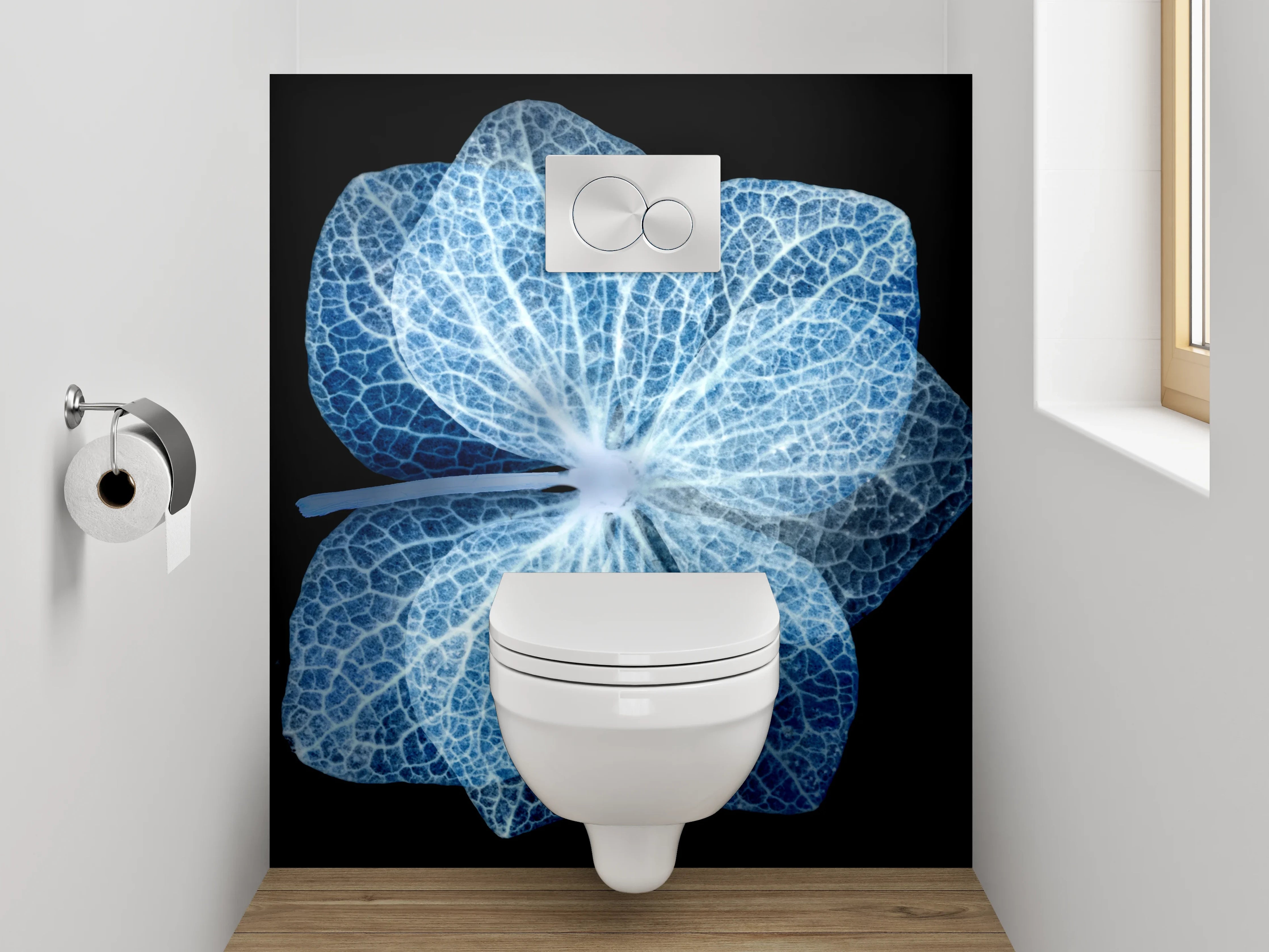 WC-Rückwand - Blaue Skelettblüte auf Schwarz