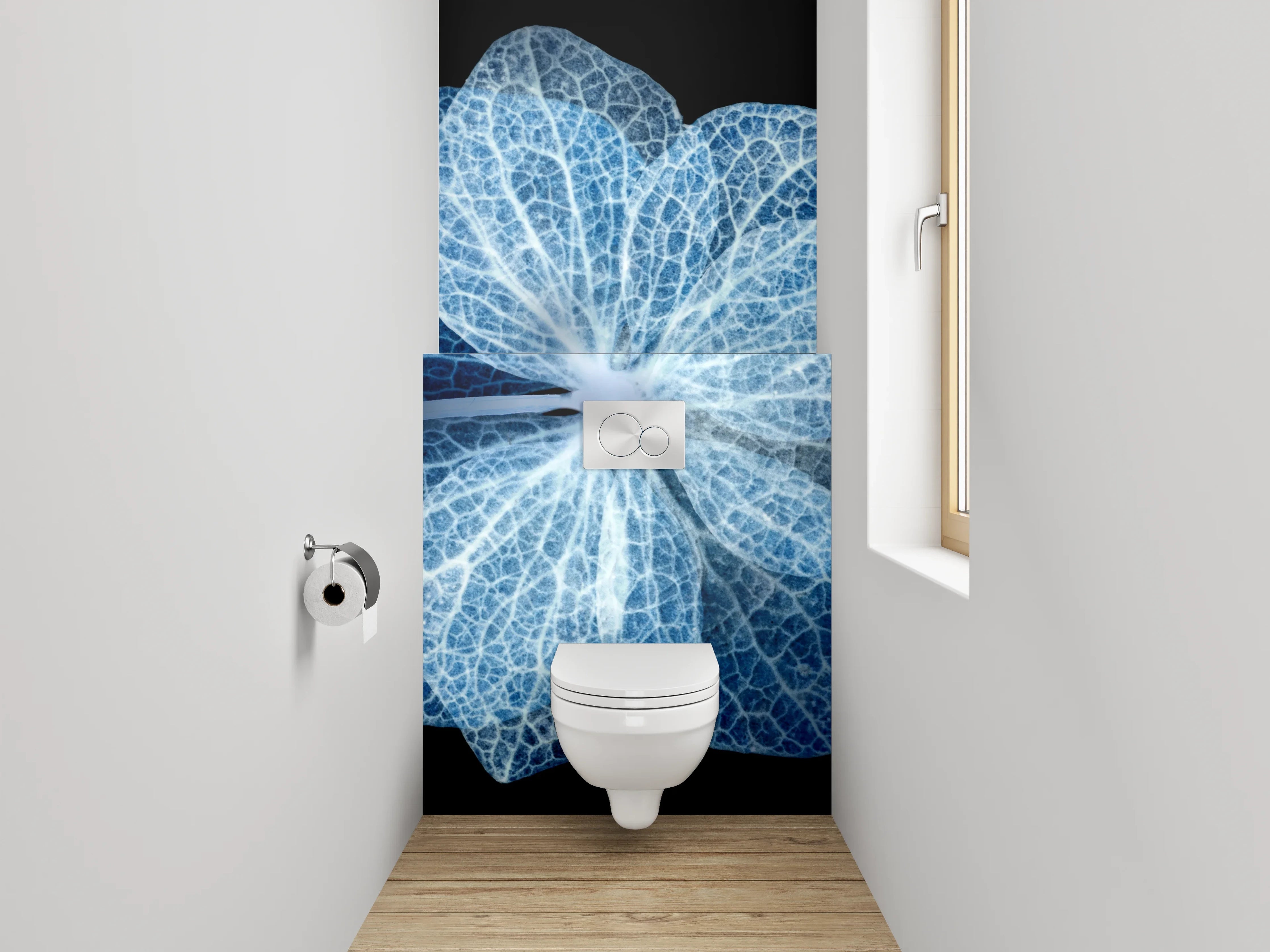 WC-Rückwand - Blaue Skelettblüte auf Schwarz