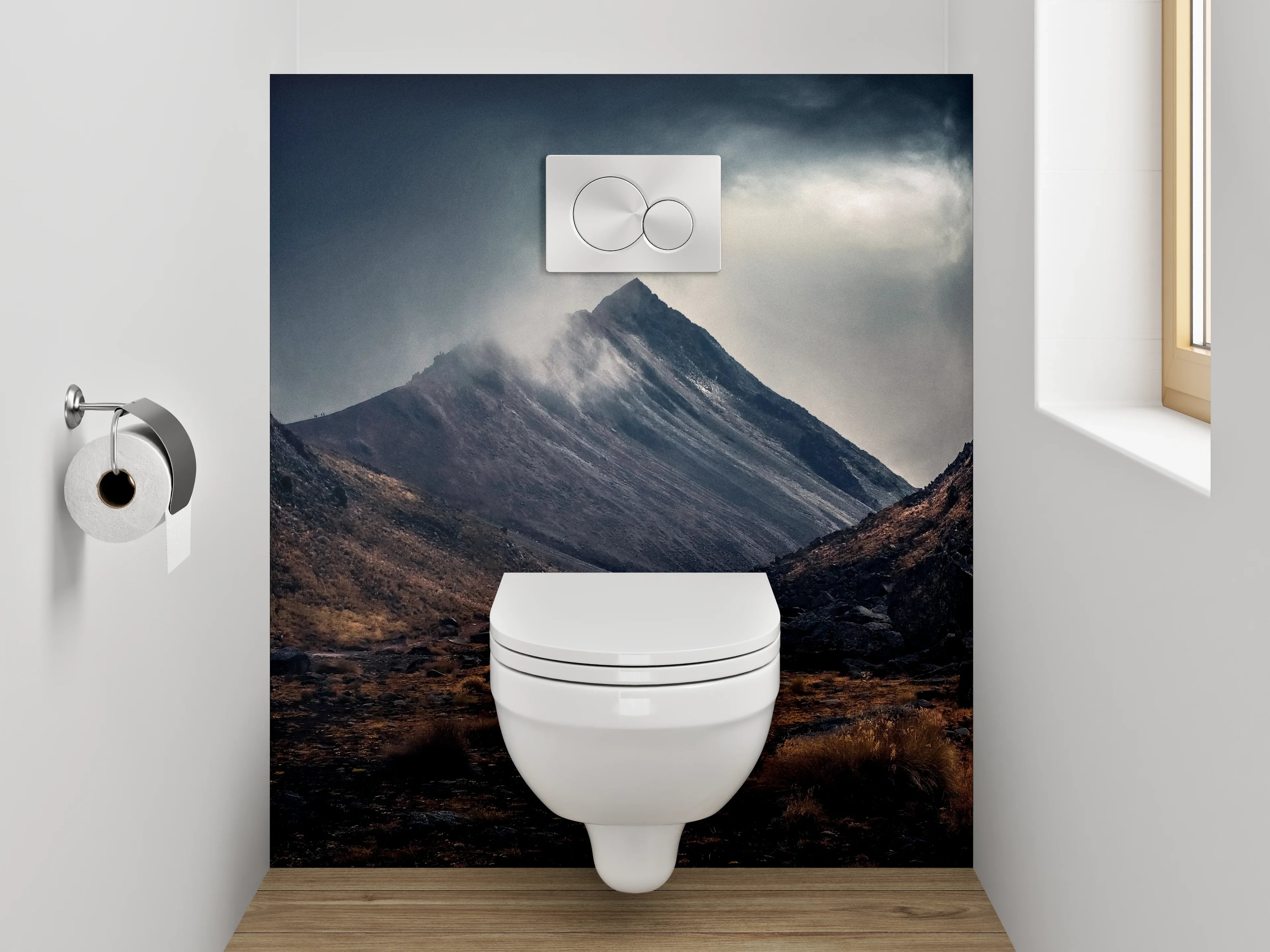 WC-Rückwand - Dramatische Berge im Abendlicht