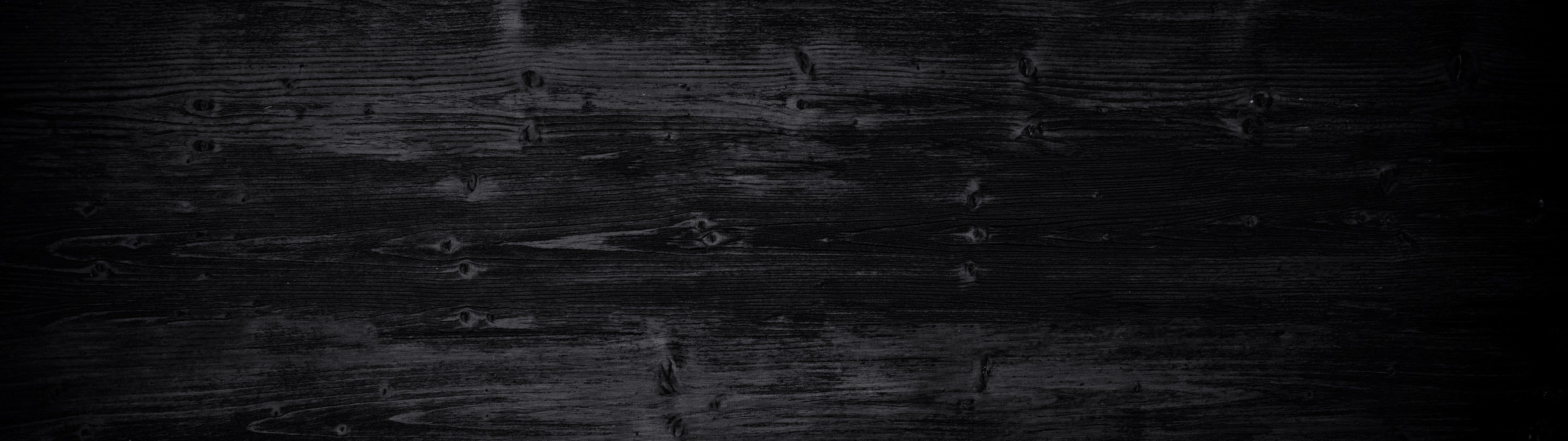 WC-Rückwand-Dunkles Holz-Design