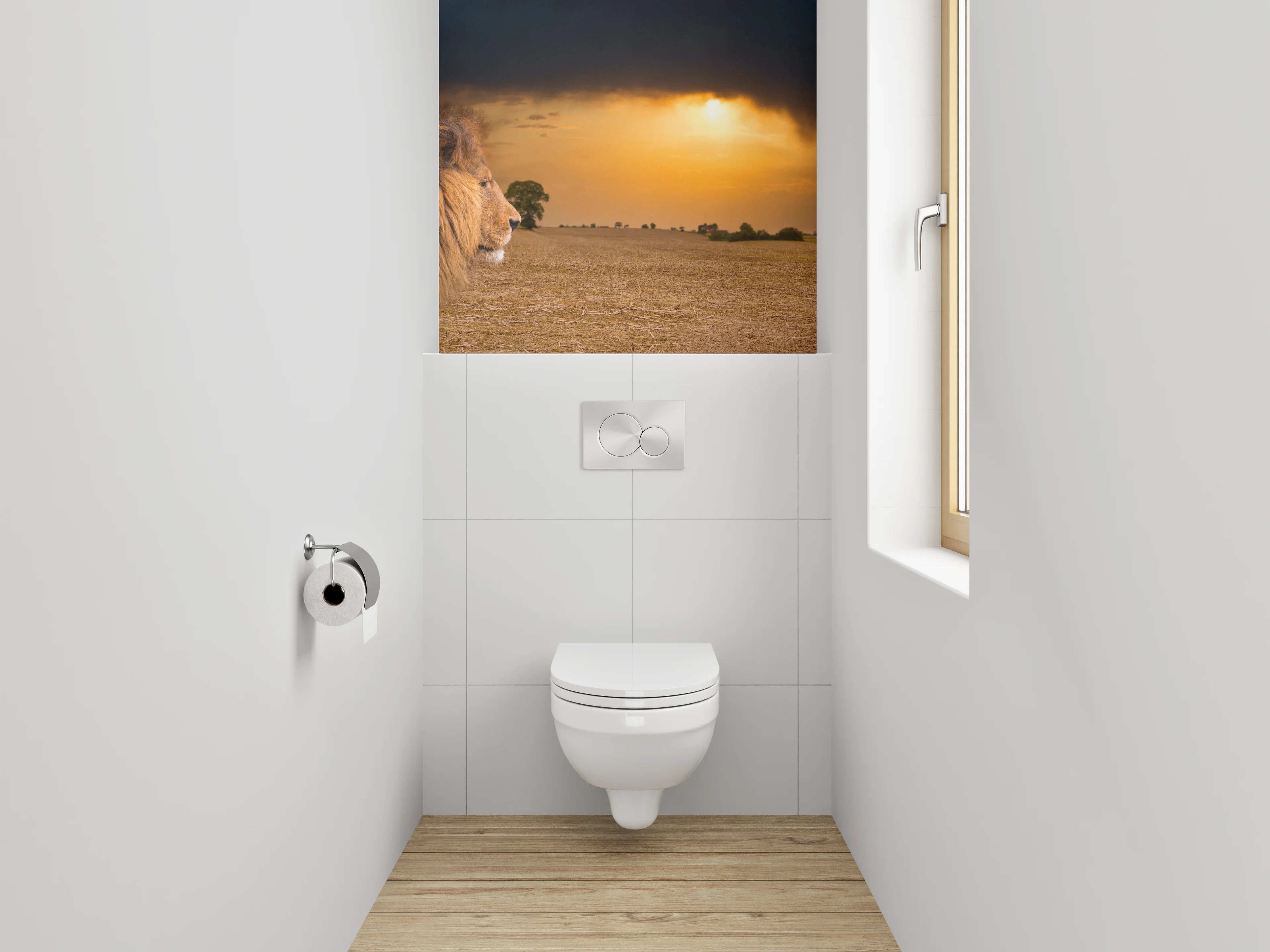 WC-Rückwand - Grauer Löwe im weißen Abendlicht
