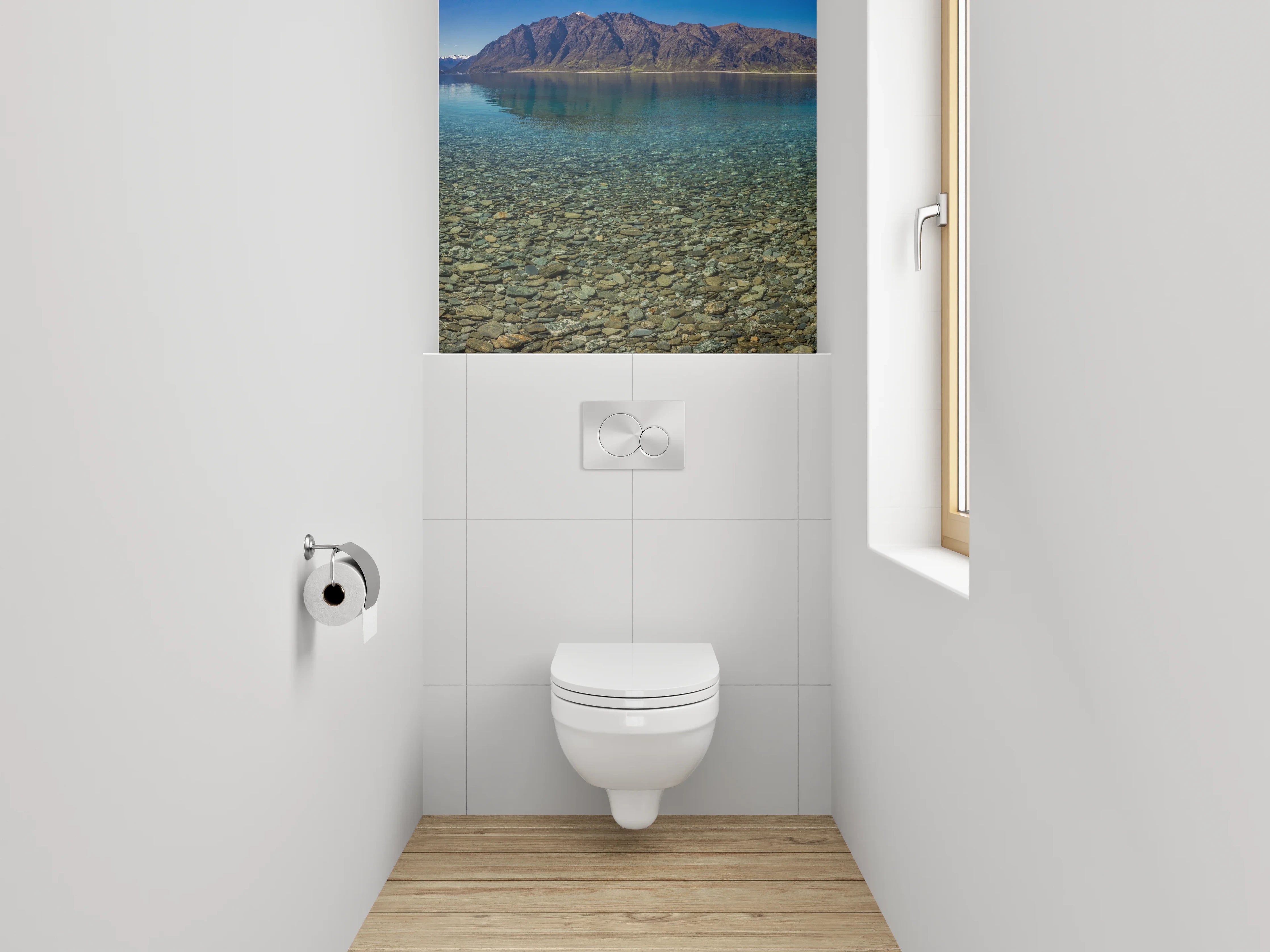 WC-Rückwand - Grauschimmernde Stille am Bergsee