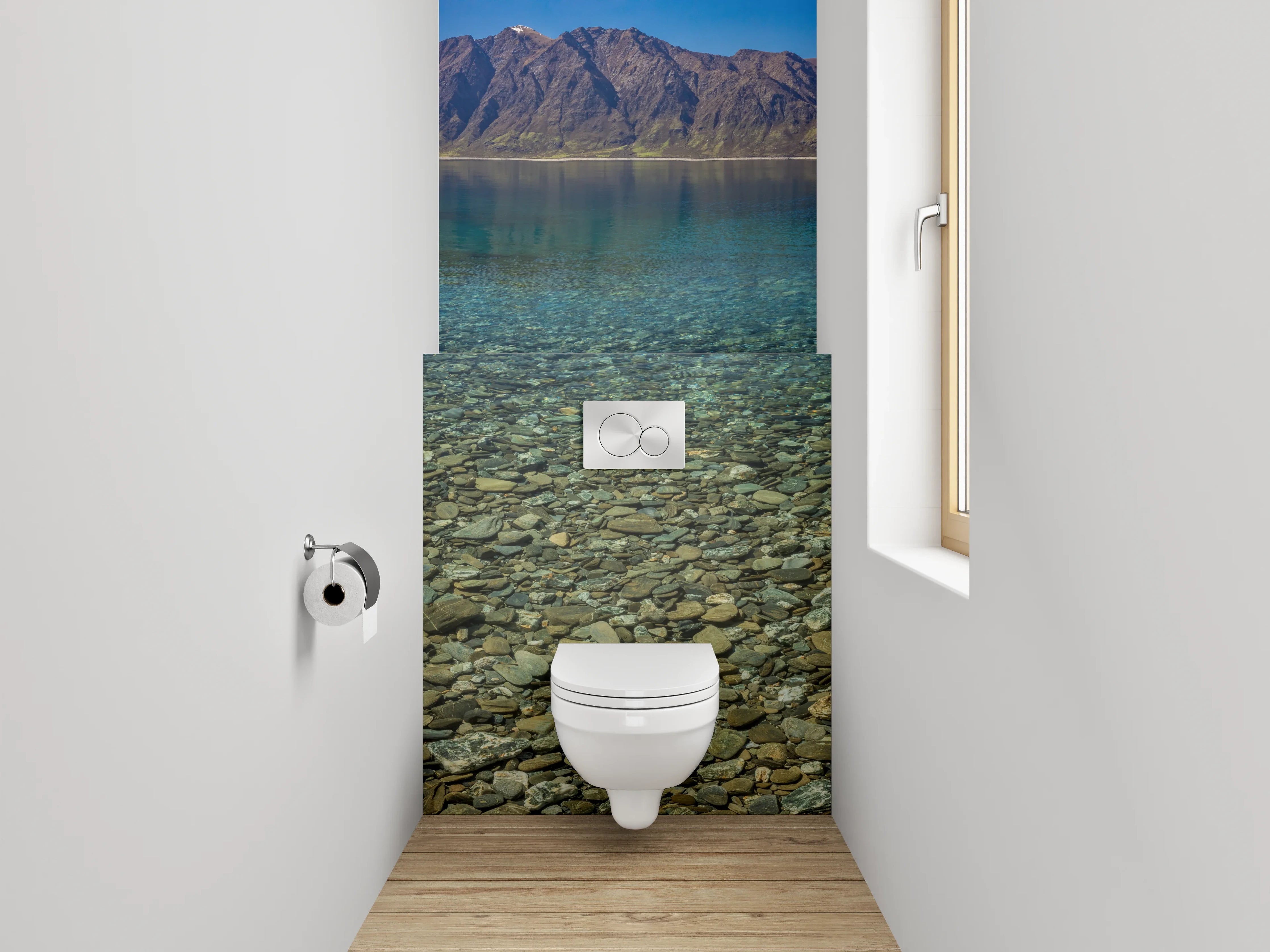 WC-Rückwand - Grauschimmernde Stille am Bergsee