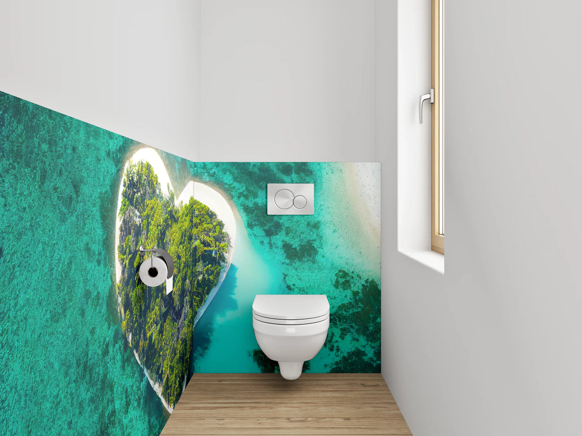 WC-Rückwand - Herzförmige Insel im türkisblauen Meer