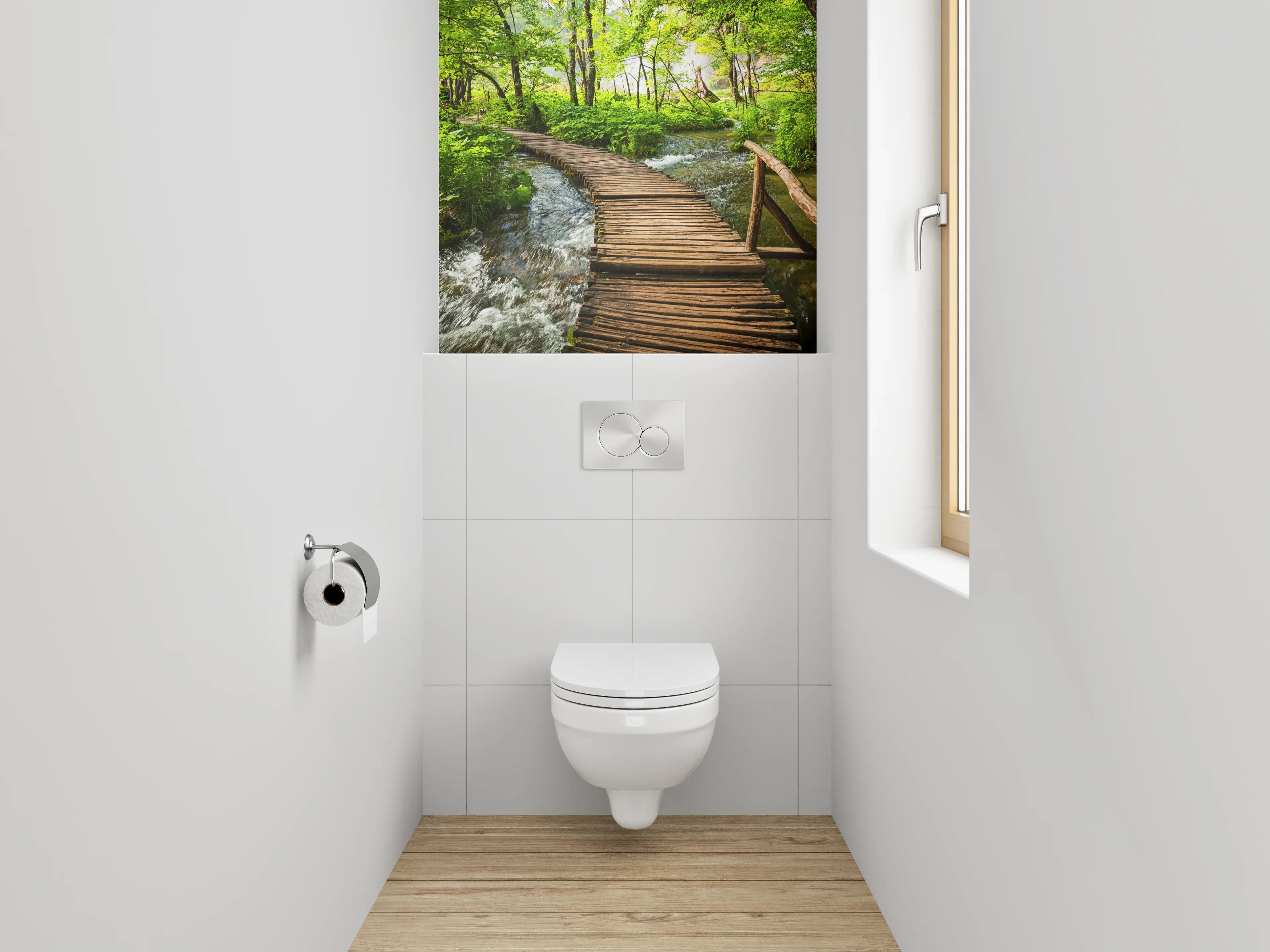 WC-Rückwand - Holzsteg im grünen Wald am Bach