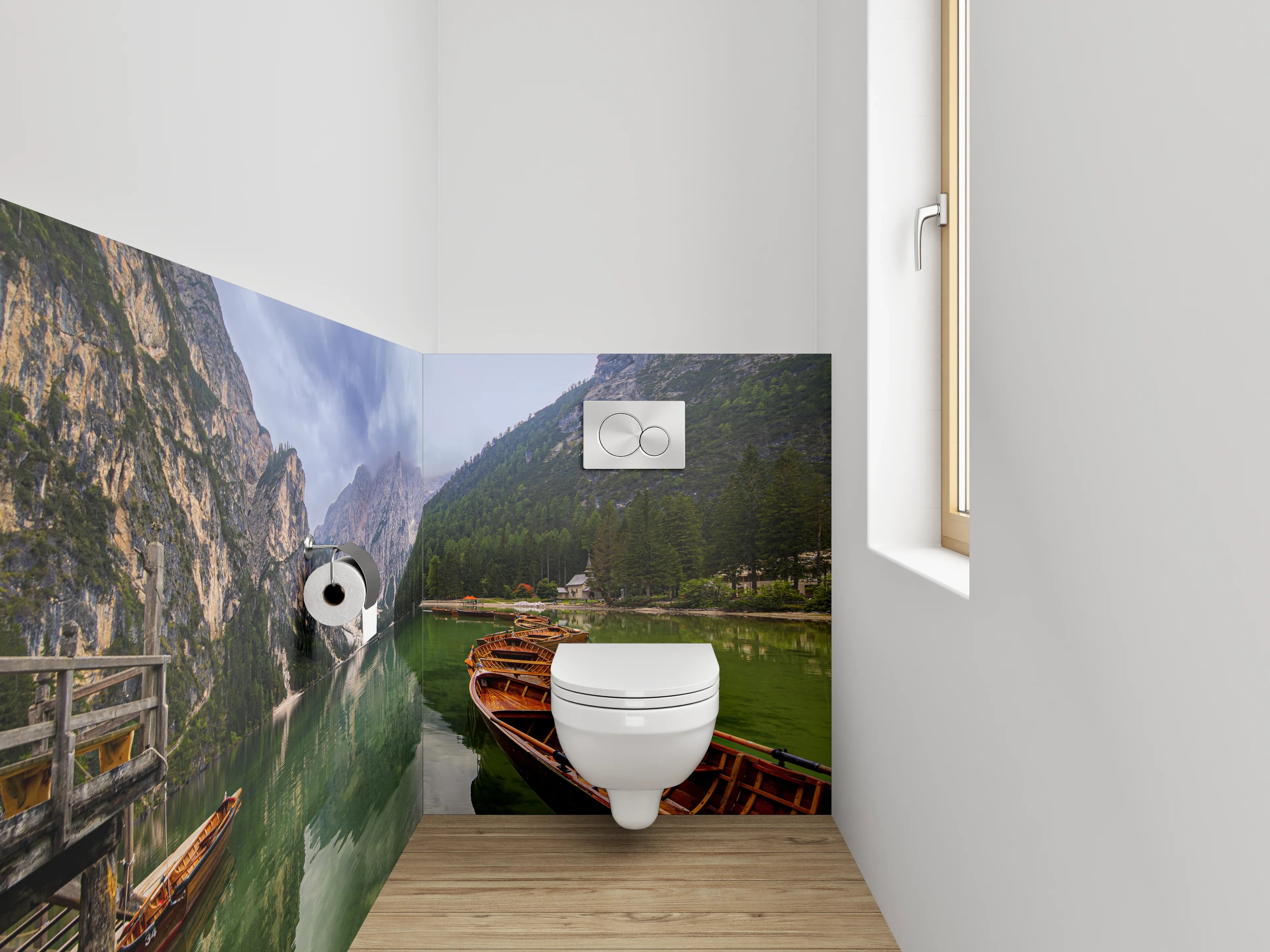 WC-Rückwand - Idyllischer Bergsee mit Booten
