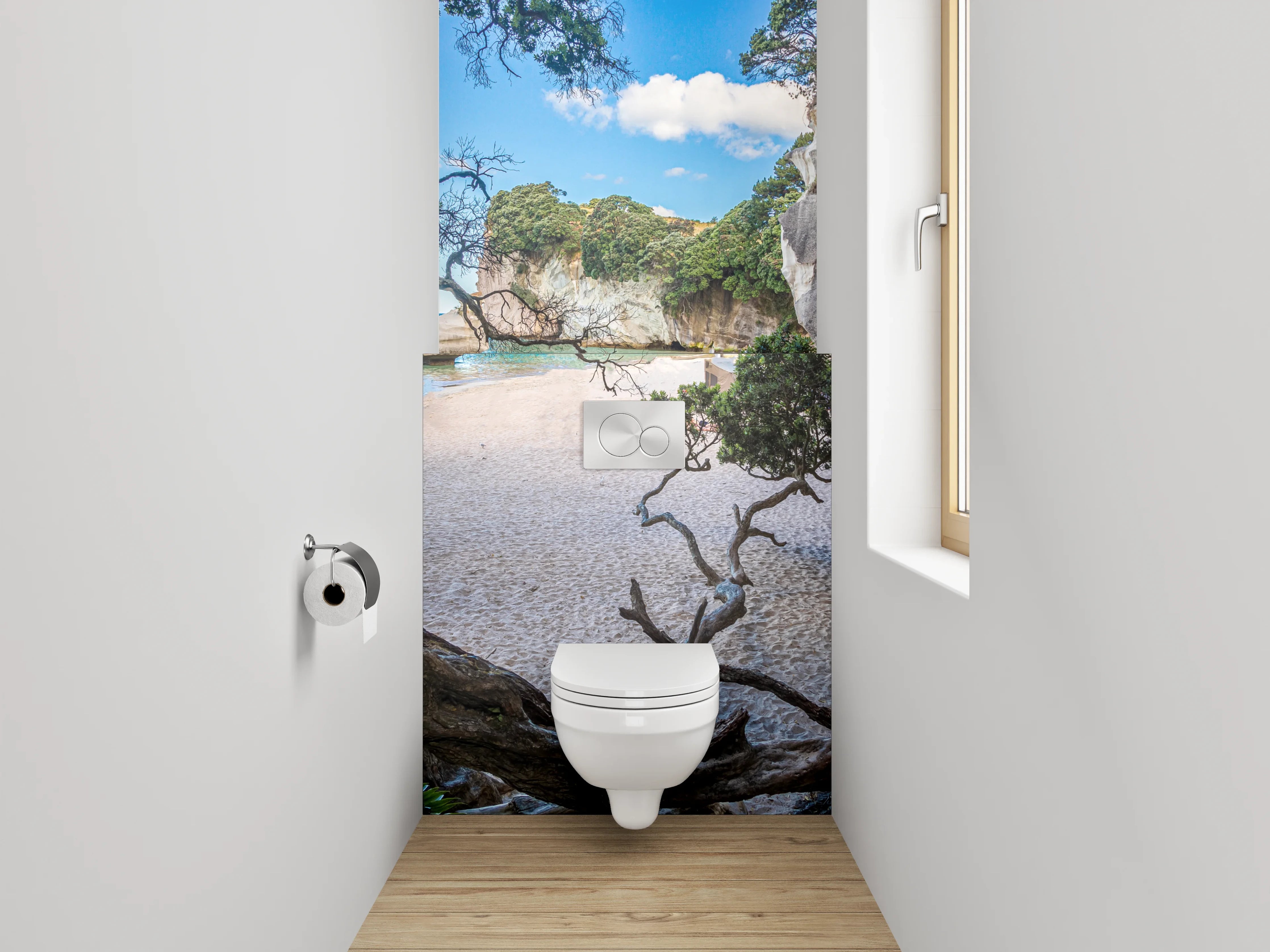 WC-Rückwand - Idyllischer Sandstrand mit Felsen und Bäumen