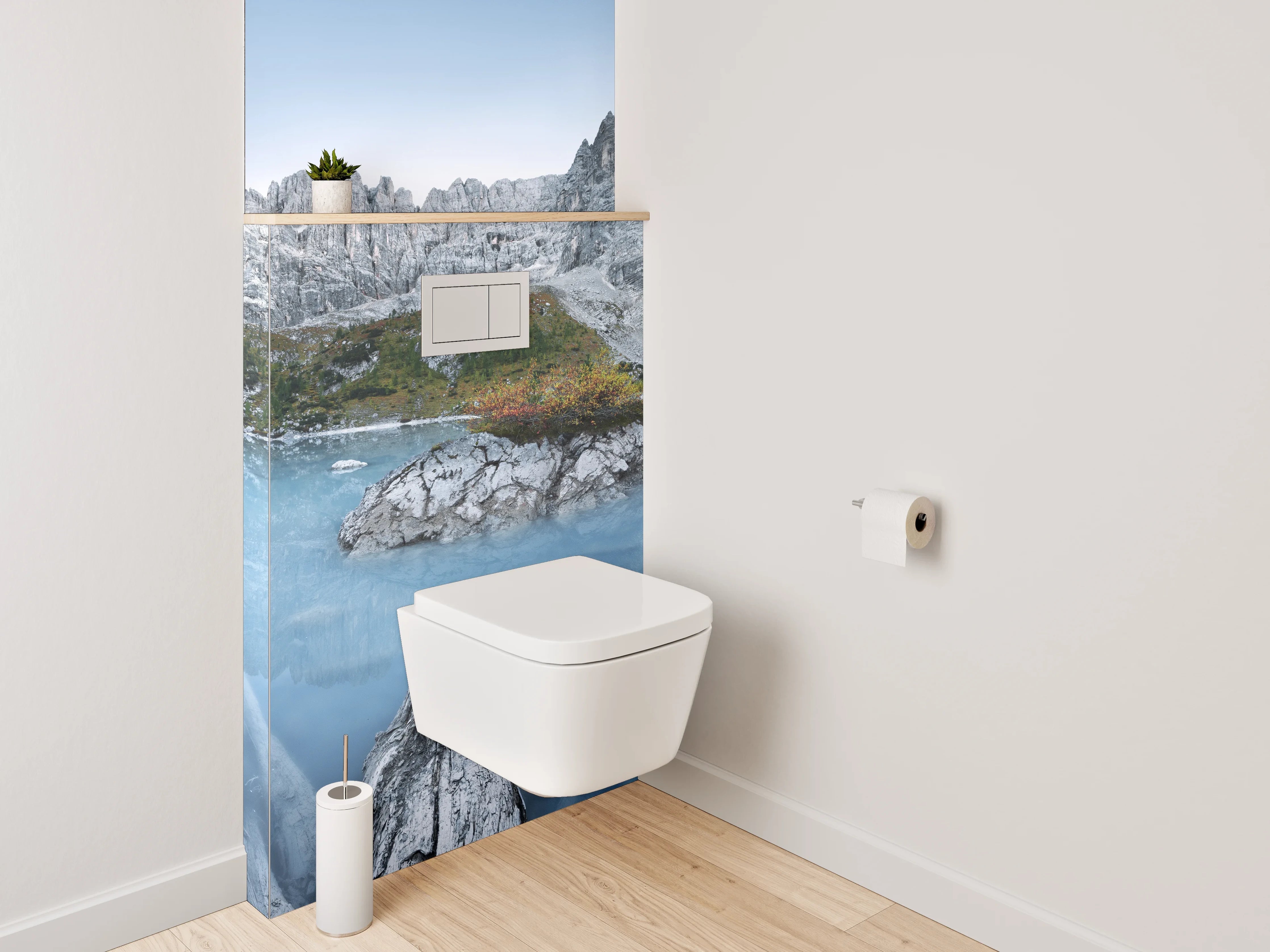 WC-Rückwand - Kristallklarer Bergsee und Felsgipfel