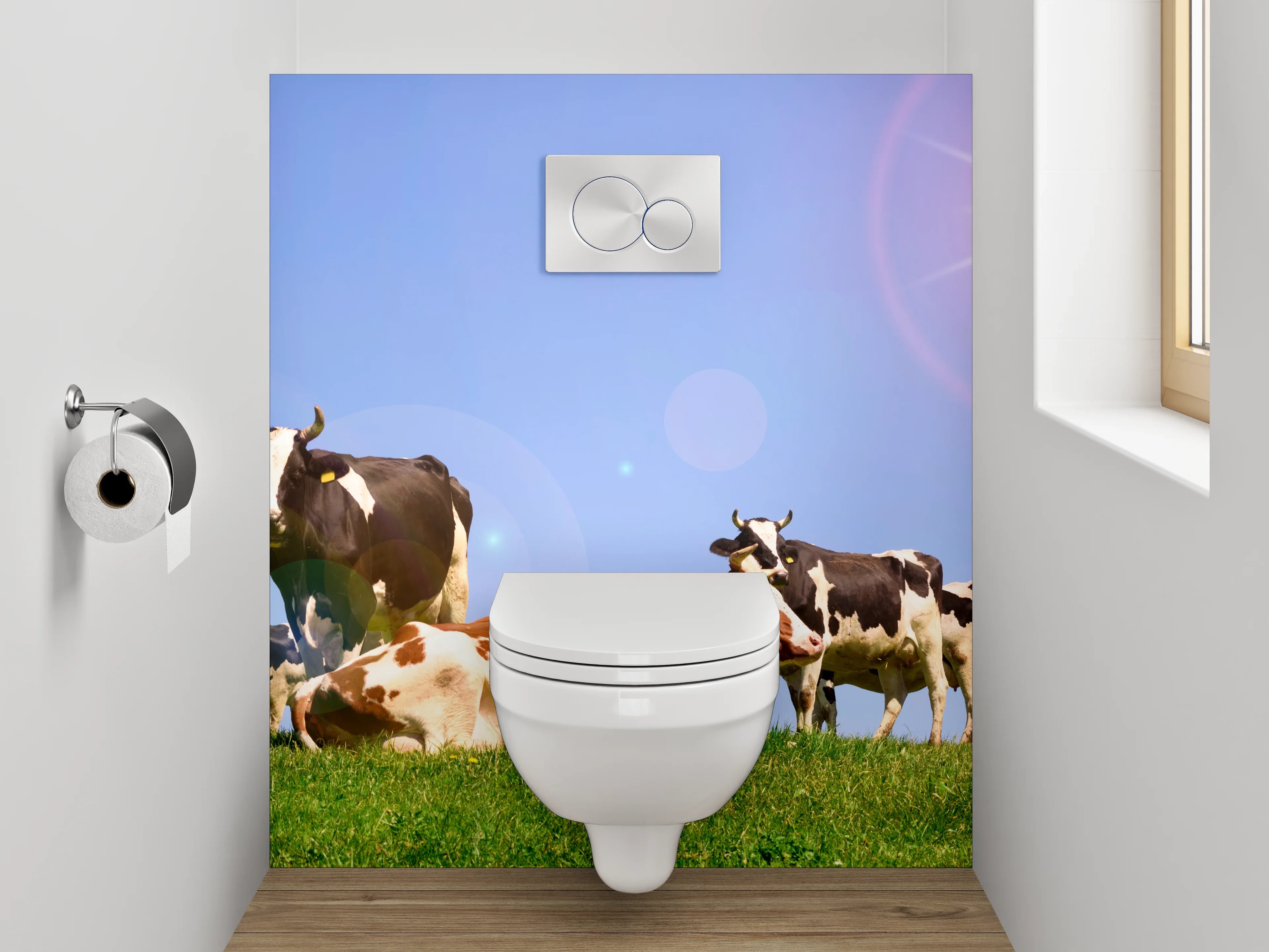 WC-Rückwand - Kühe auf grüner Weide unter Sonnenhimmel